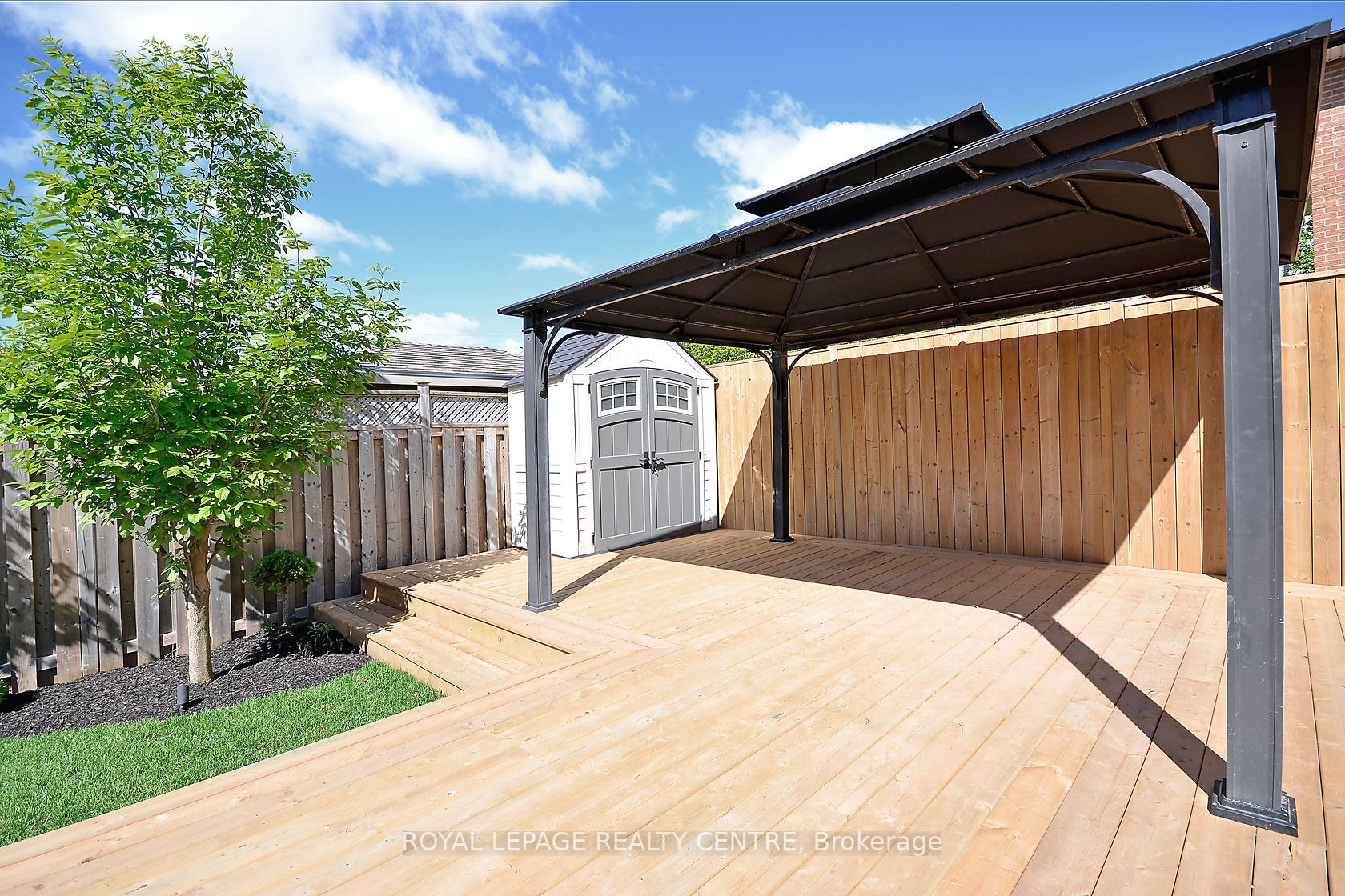 326 Slade Cres, #Lower