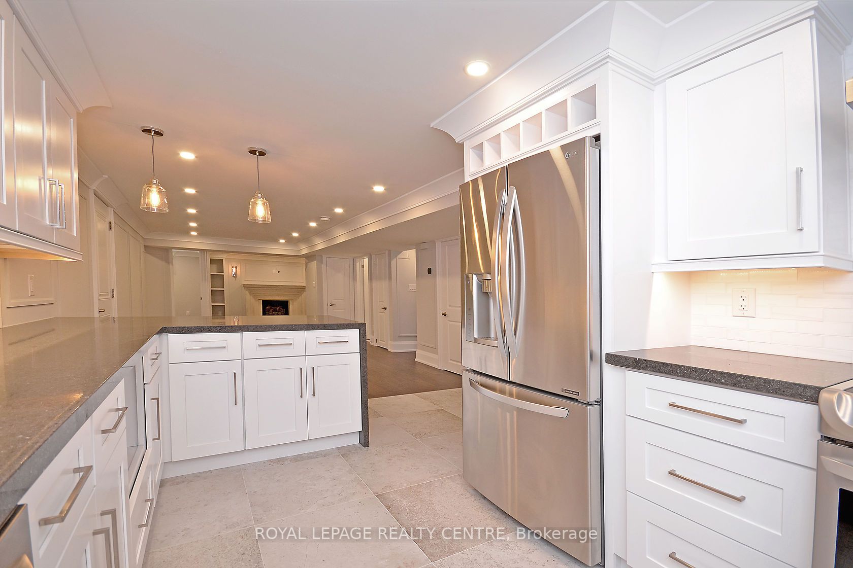 326 Slade Cres, #Lower
