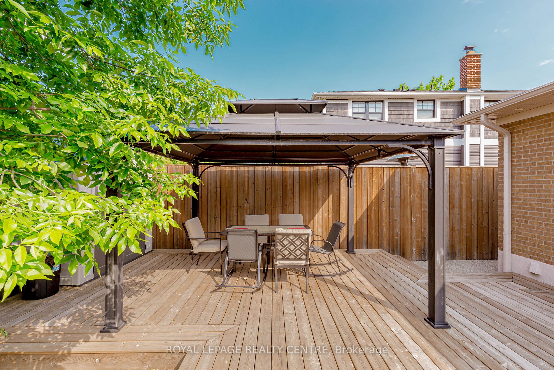 326 Slade Cres, #Lower