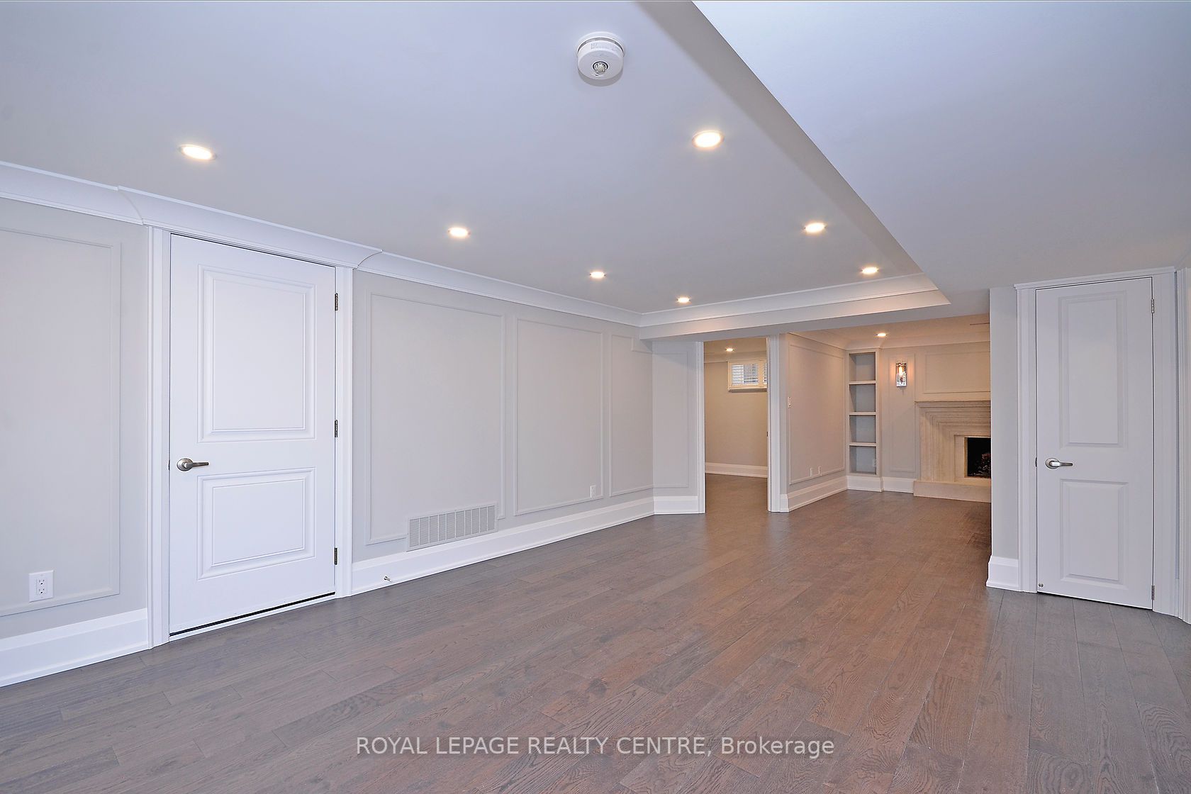 326 Slade Cres, #Lower