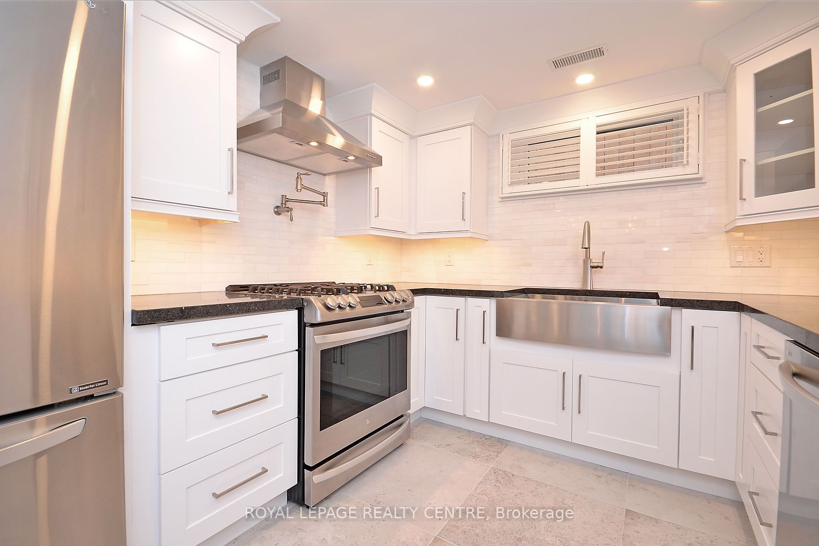 326 Slade Cres, #Lower