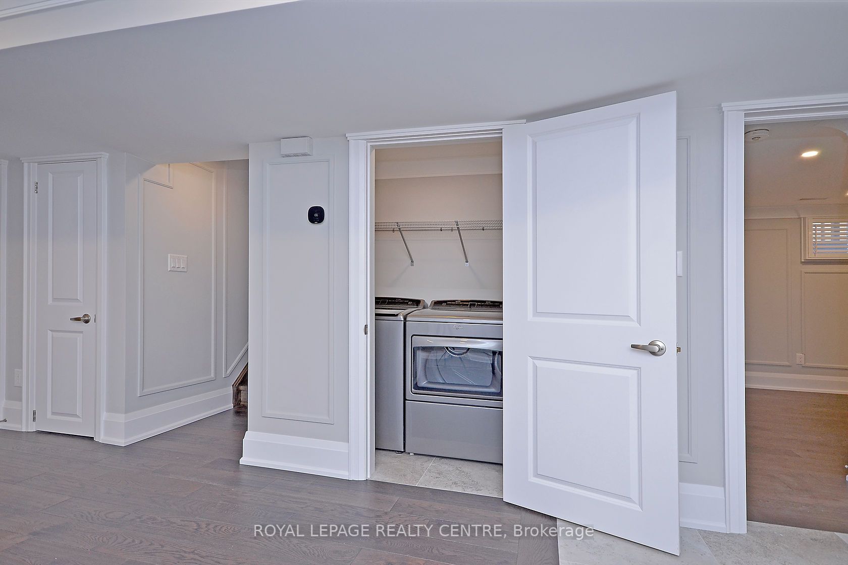 326 Slade Cres, #Lower