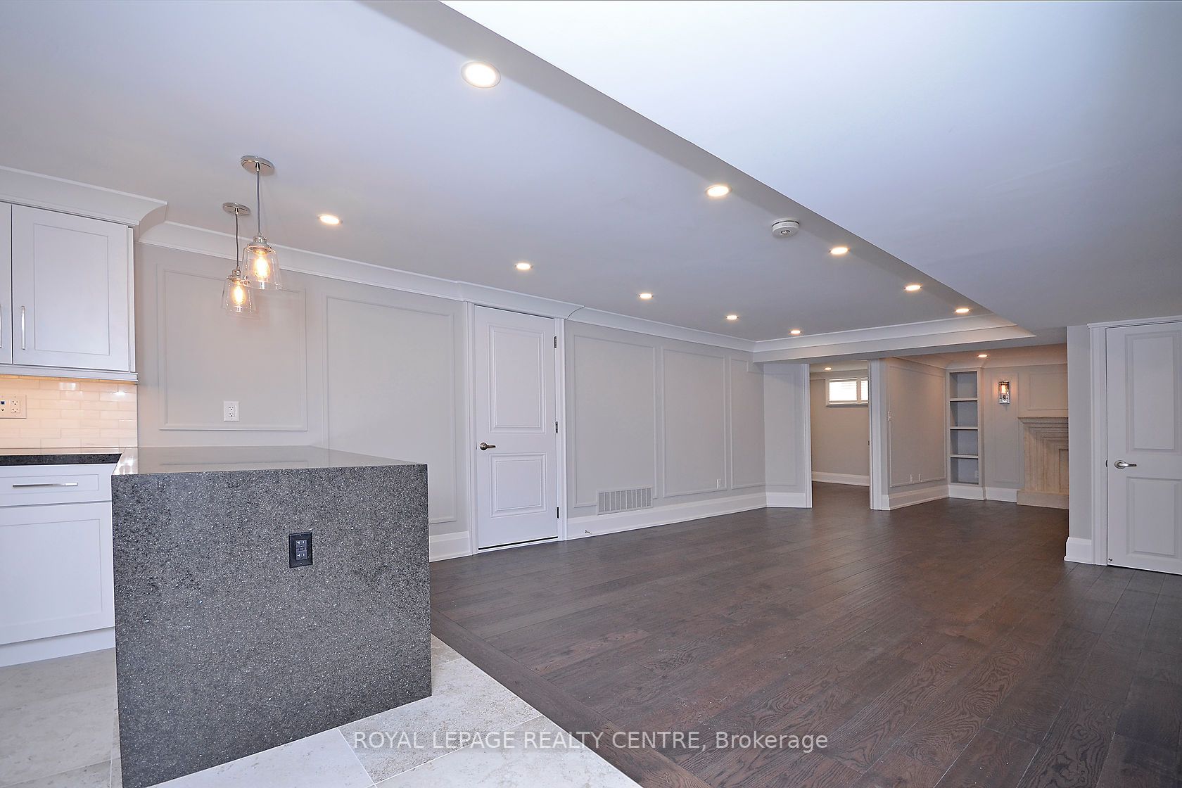 326 Slade Cres, #Lower