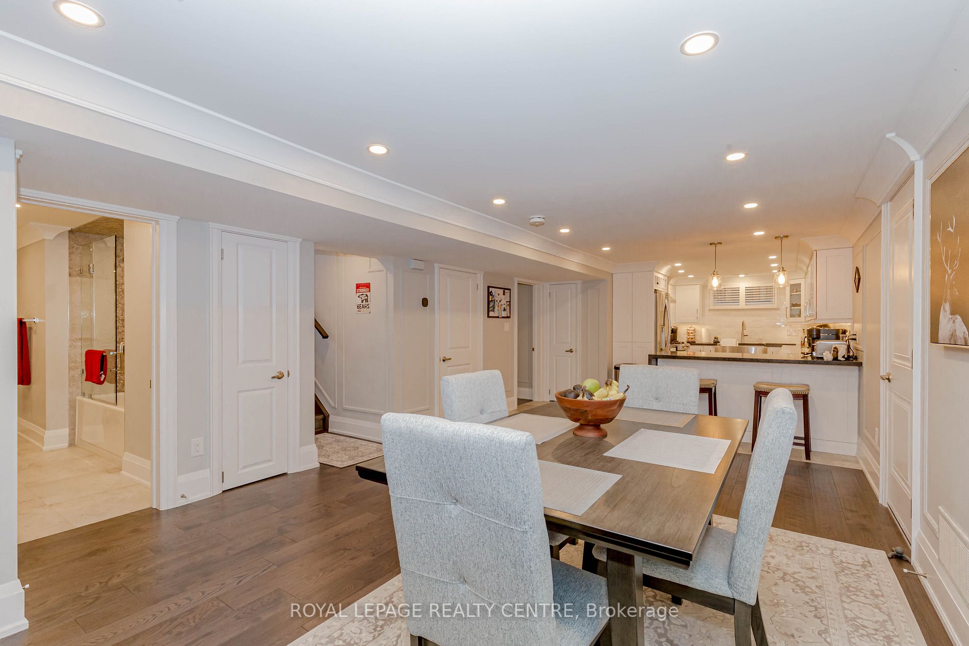 326 Slade Cres, #Lower