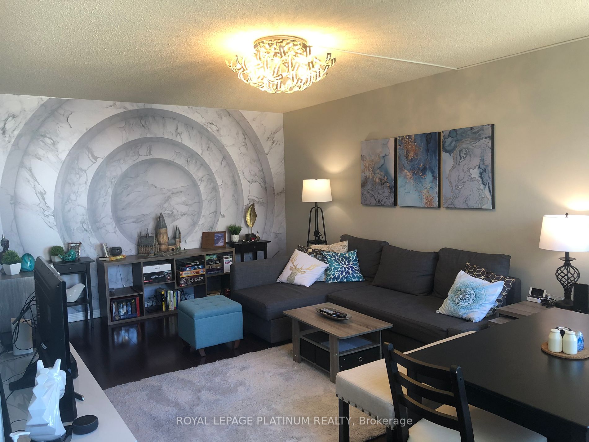 3650 Kaneff Crescent, #1708