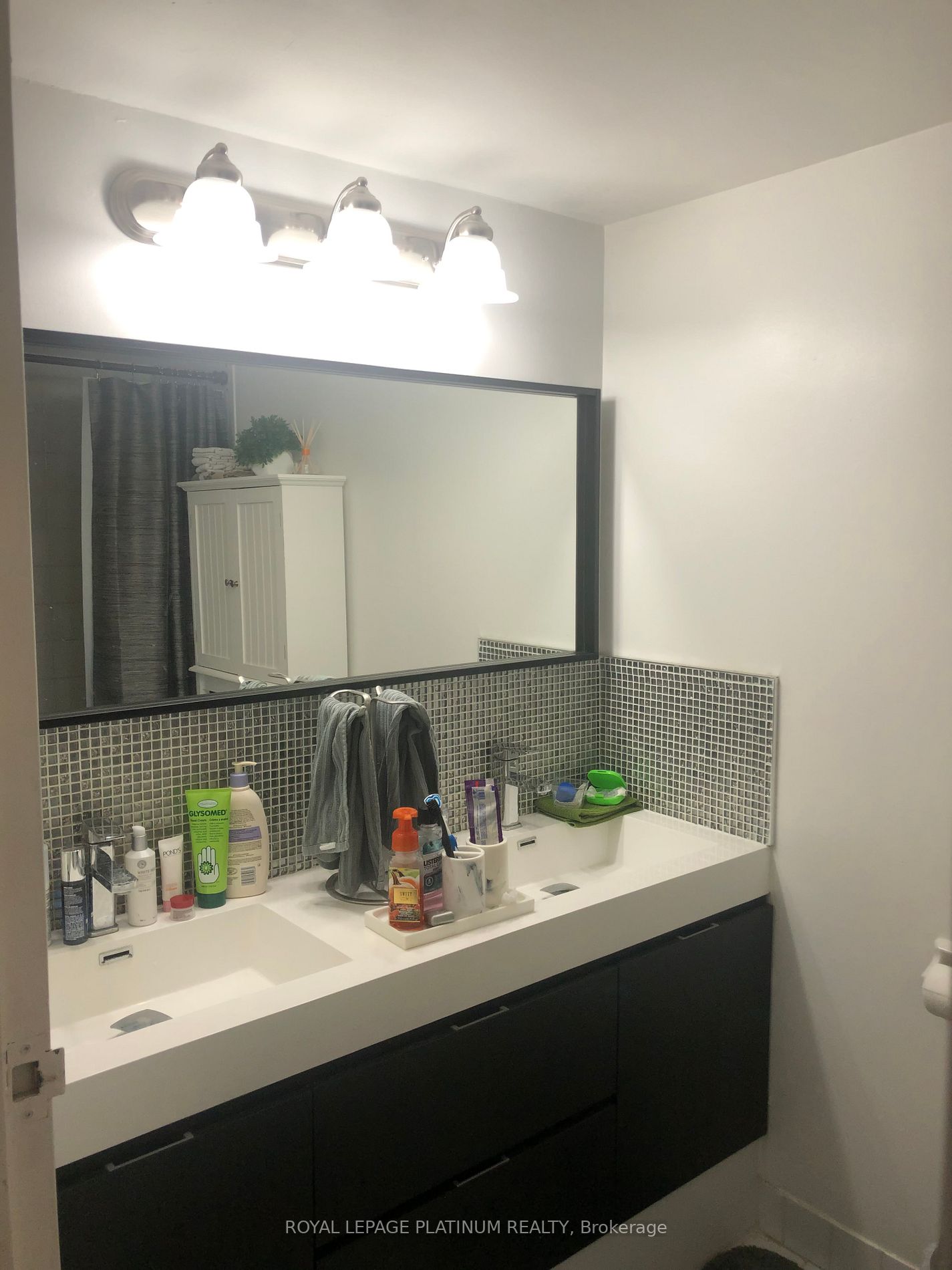 3650 Kaneff Crescent, #1708