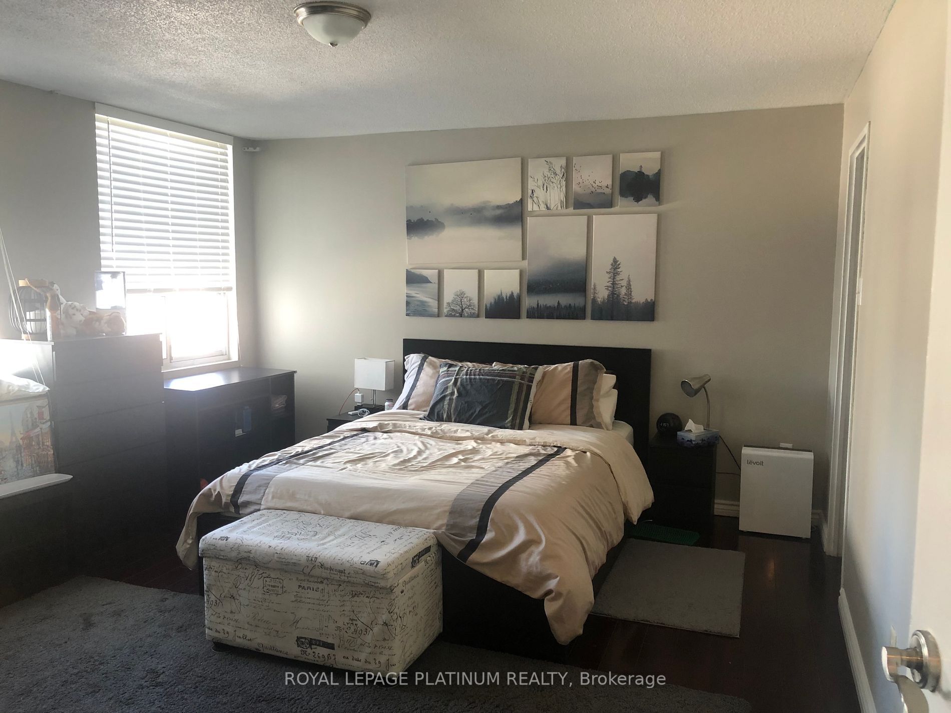 3650 Kaneff Crescent, #1708