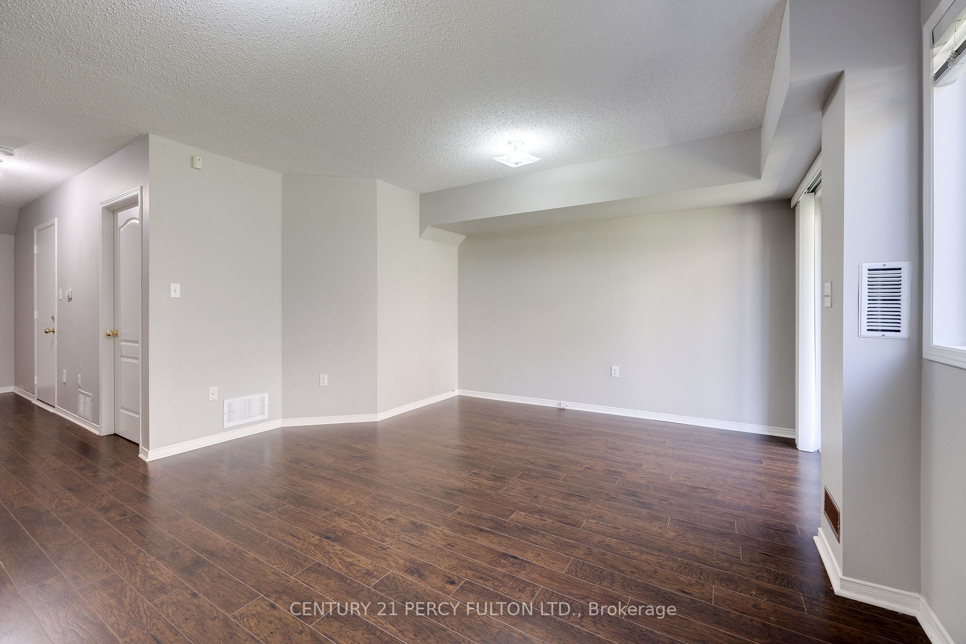 5530 Glen Erin Drive, #136