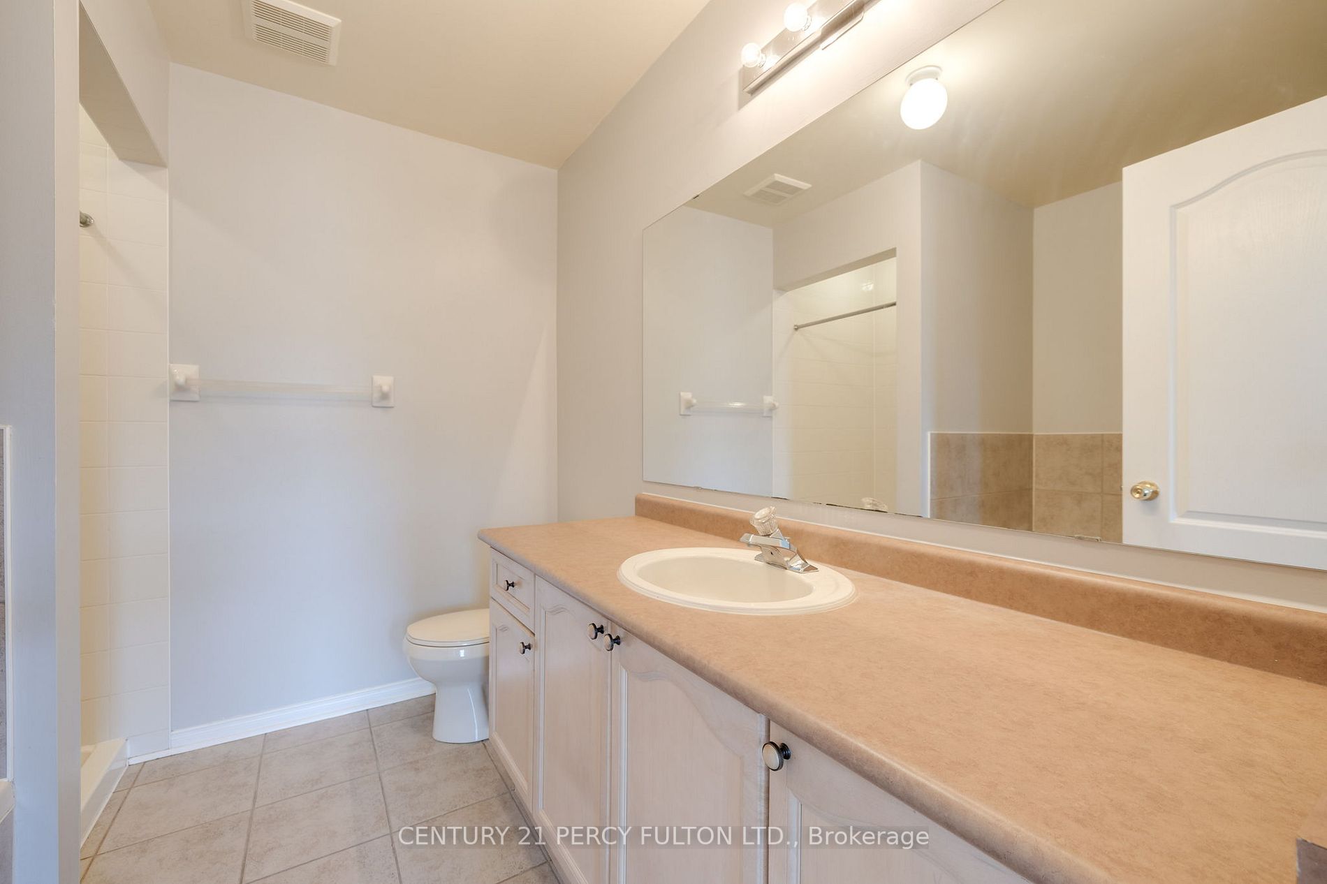 5530 Glen Erin Drive, #136