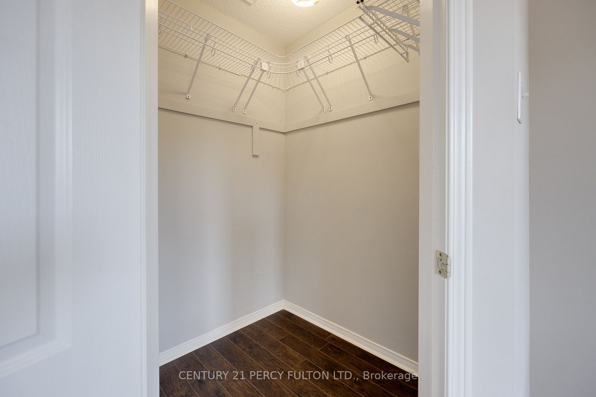 5530 Glen Erin Drive, #136