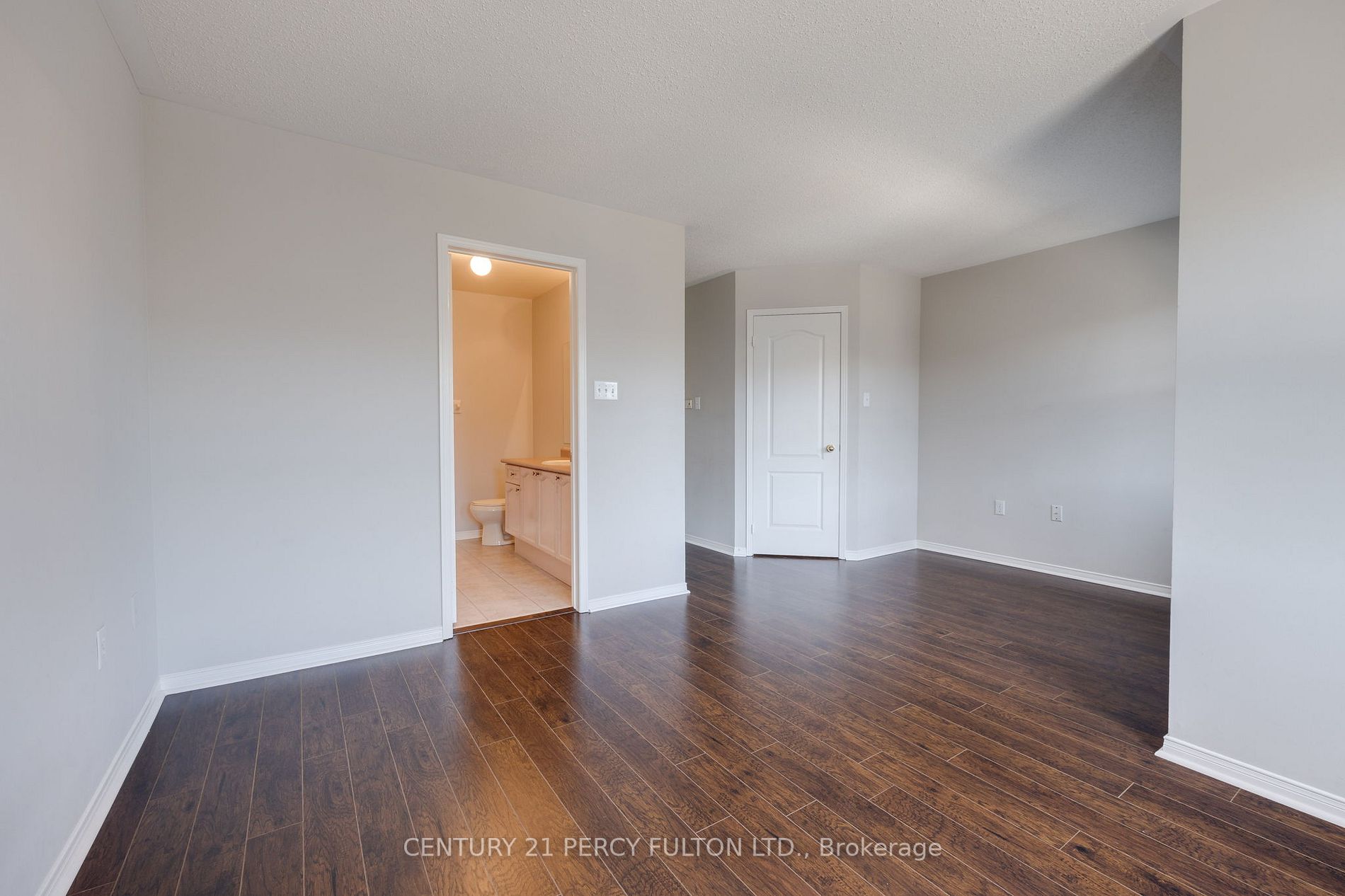 5530 Glen Erin Drive, #136