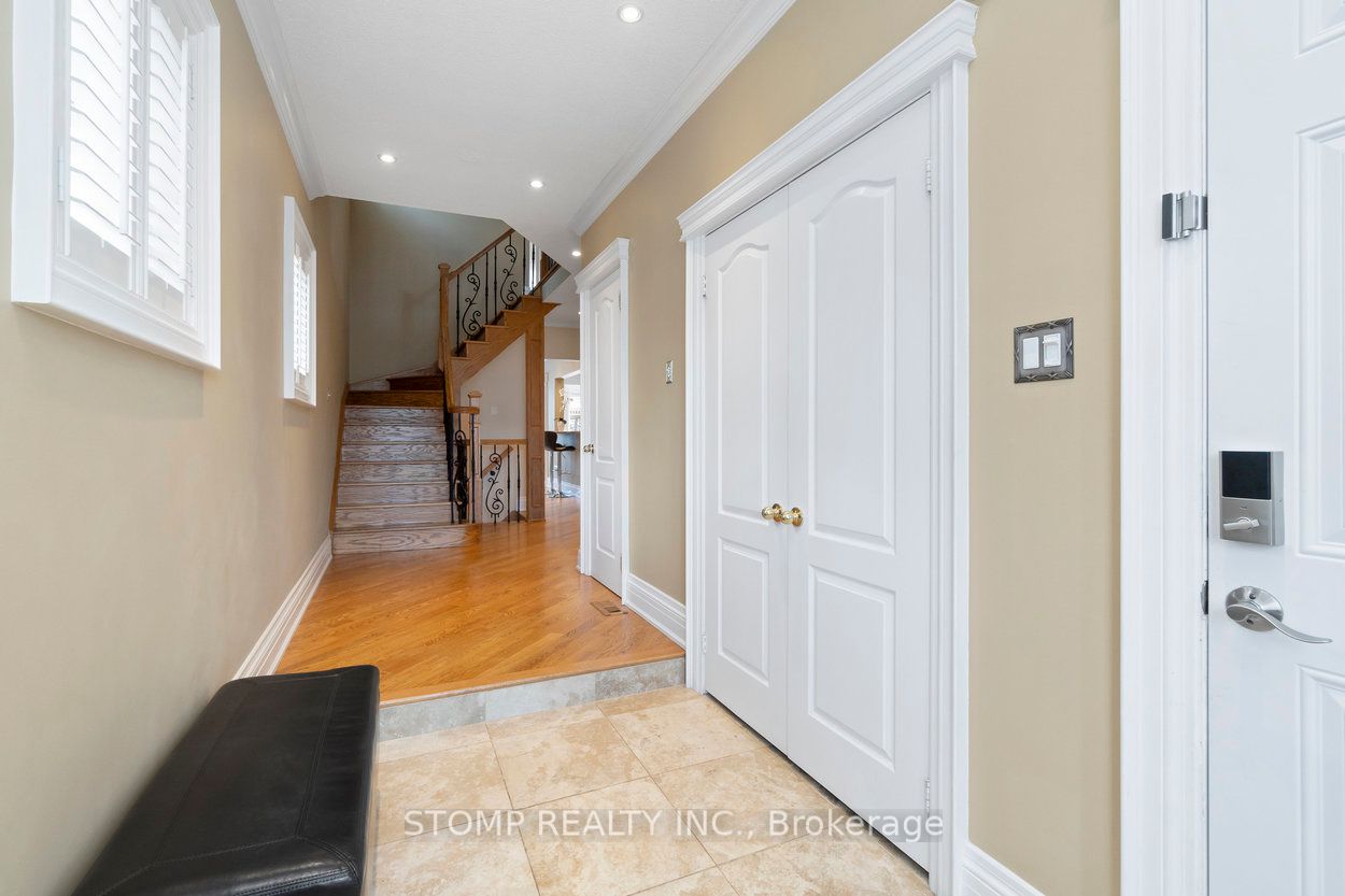 859 Mays Crescent