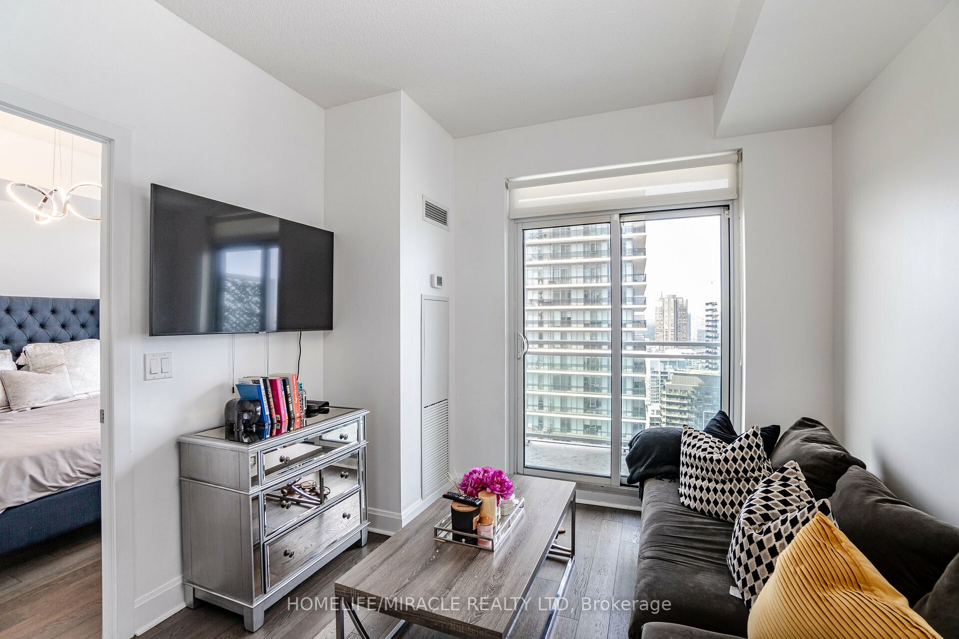 33 Shore Breeze Drive, #2707