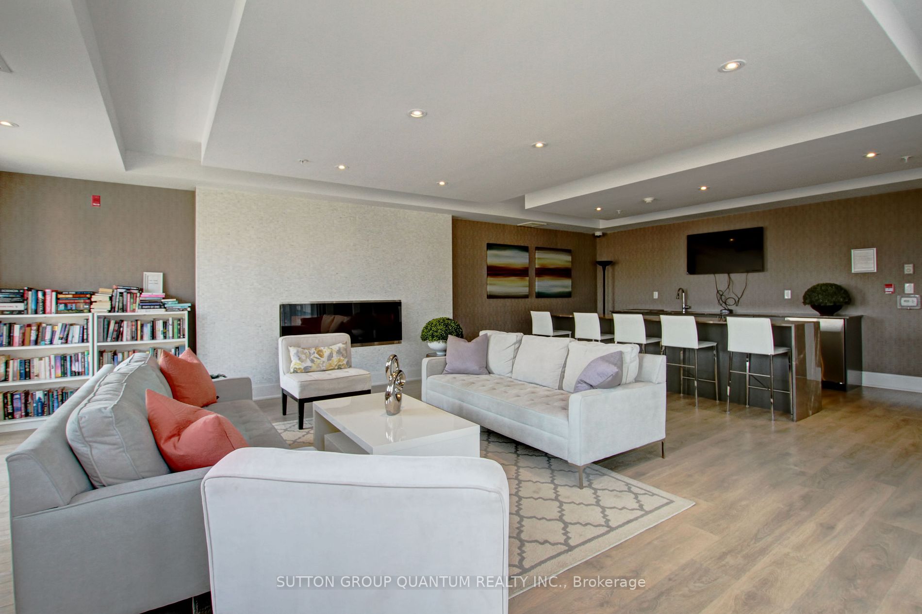 128 Garden Dr, #214