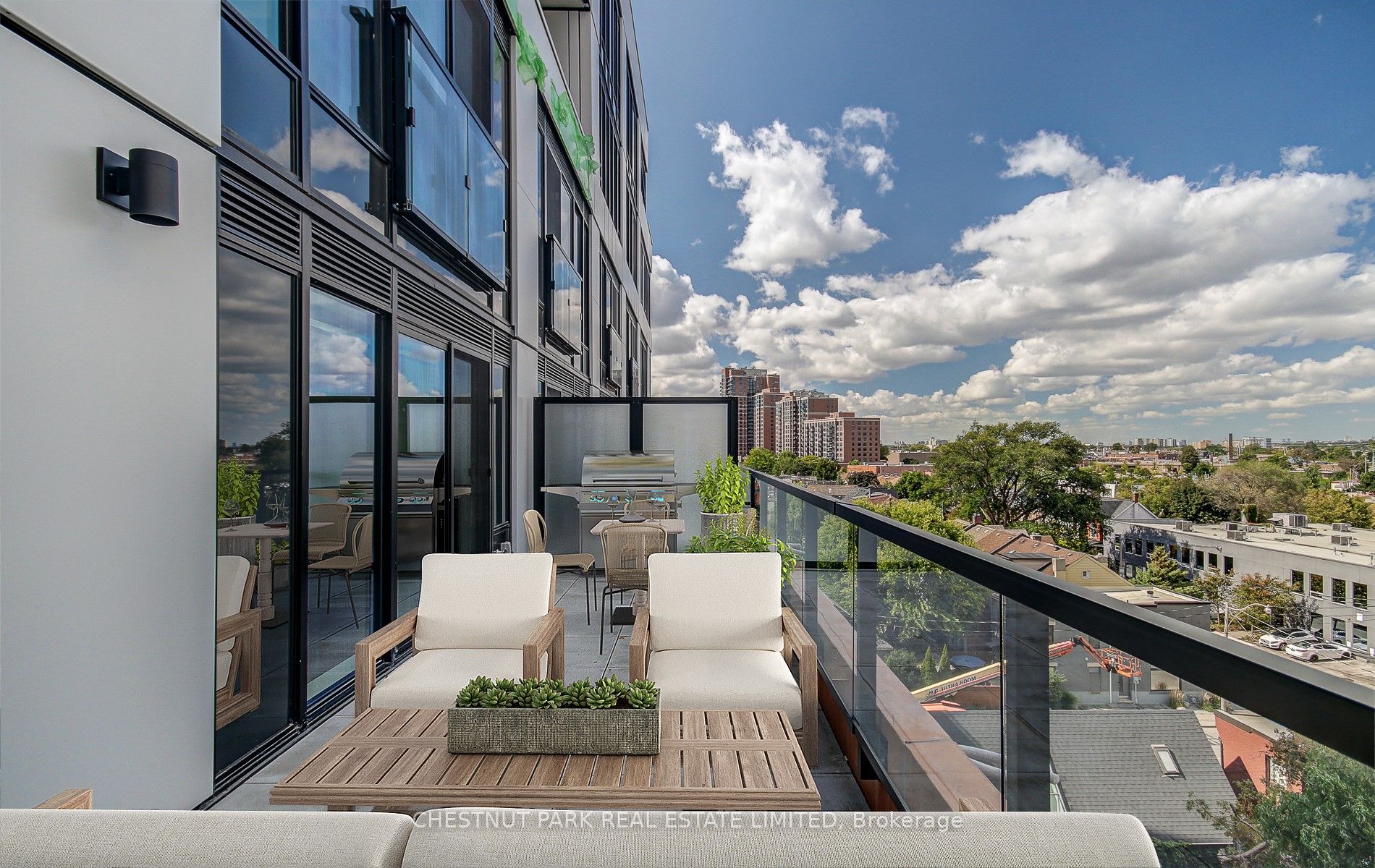 2720 Dundas St W, #613