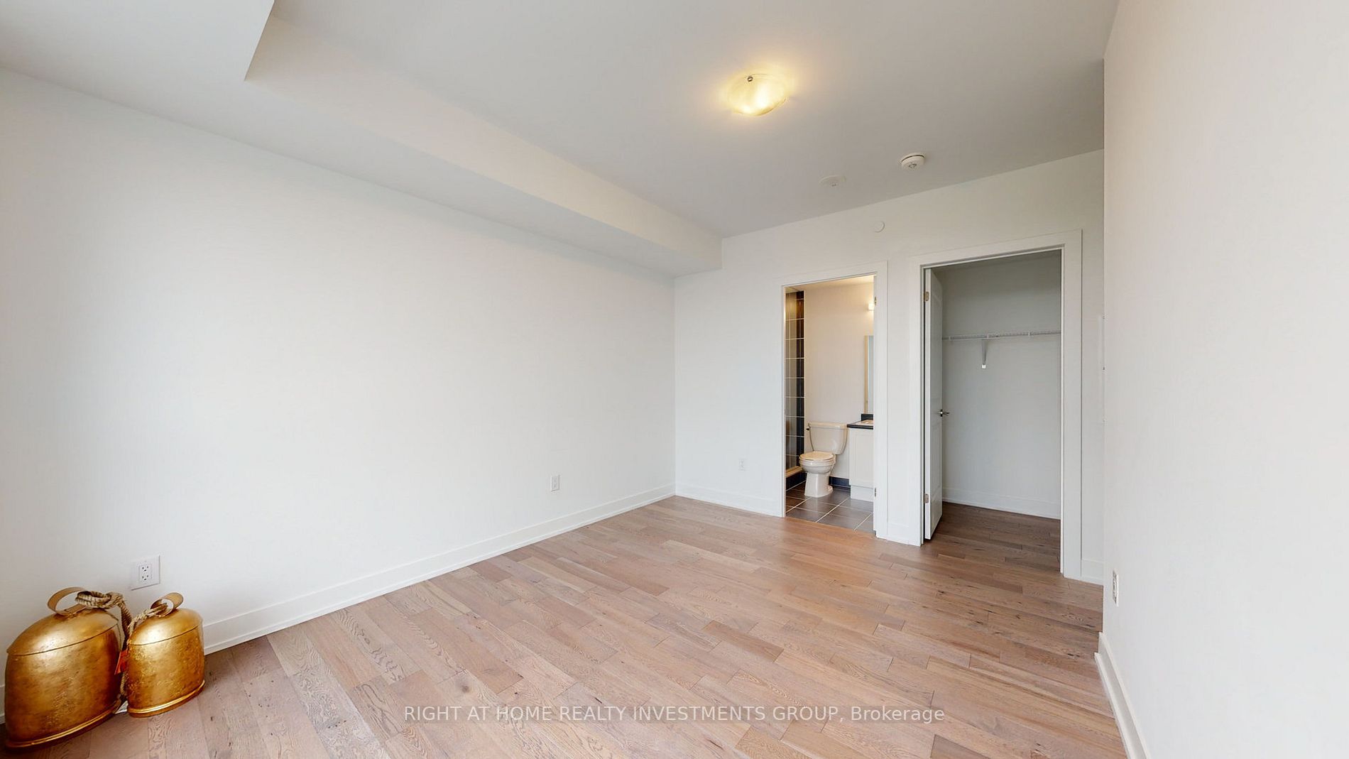 1063 Douglas McCurdy Comm Circle, #903