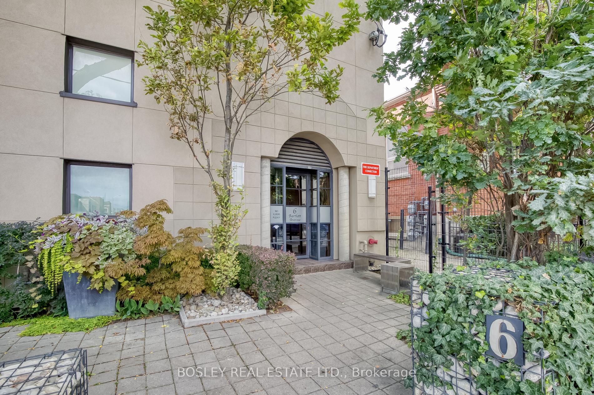 6 Bartlett Ave, #4