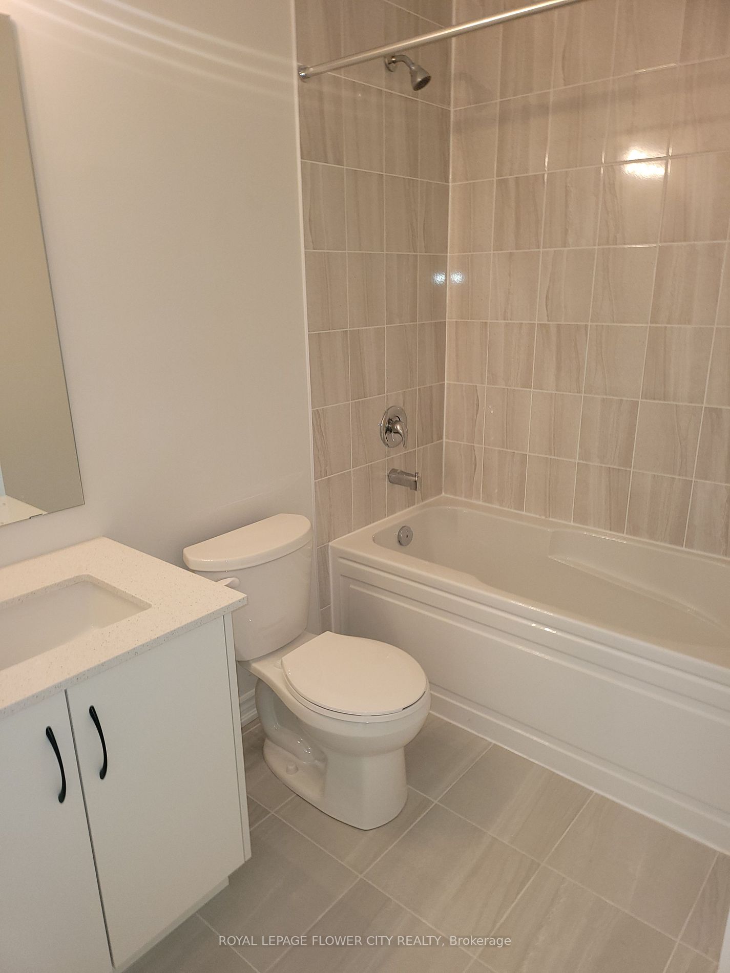 20 Knotsberry Circ, #7