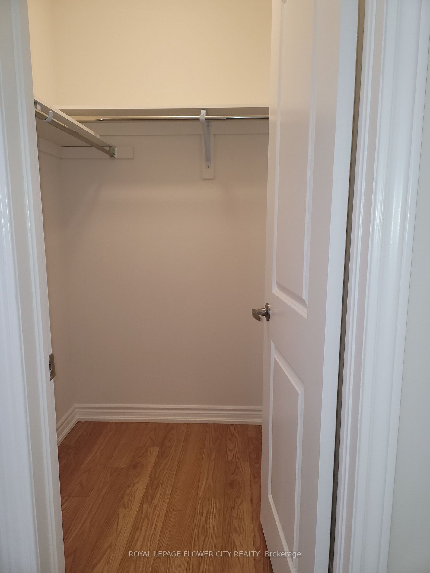 20 Knotsberry Circ, #7