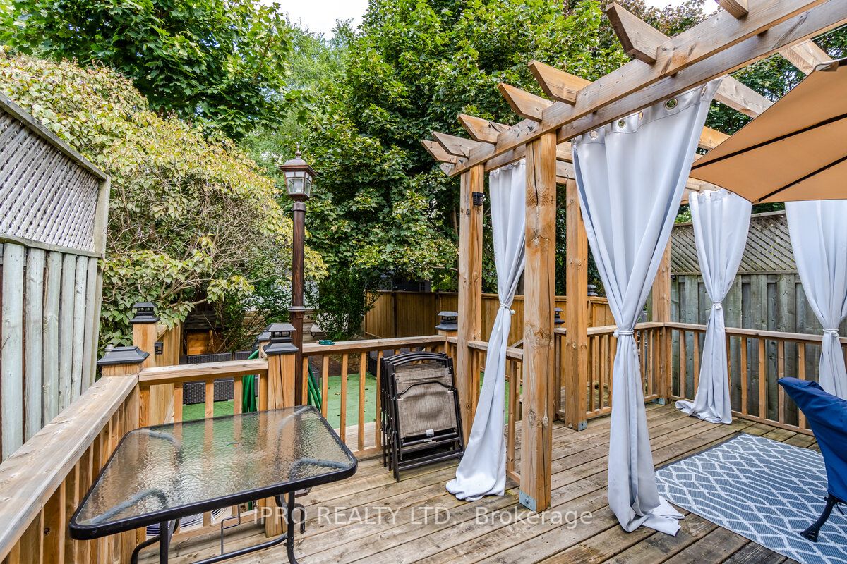 258 Royal Salisbury Way