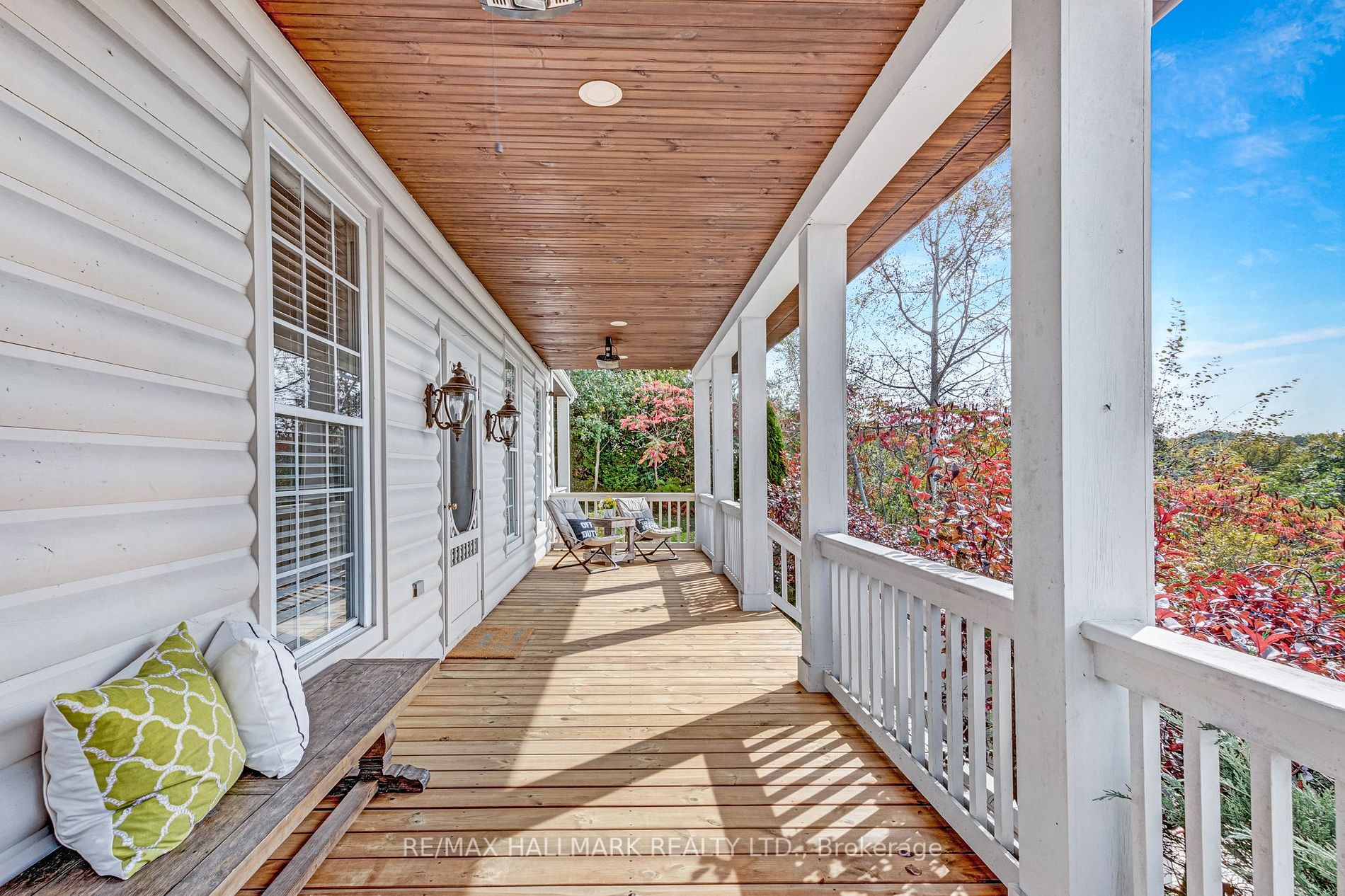 433 KING Street E