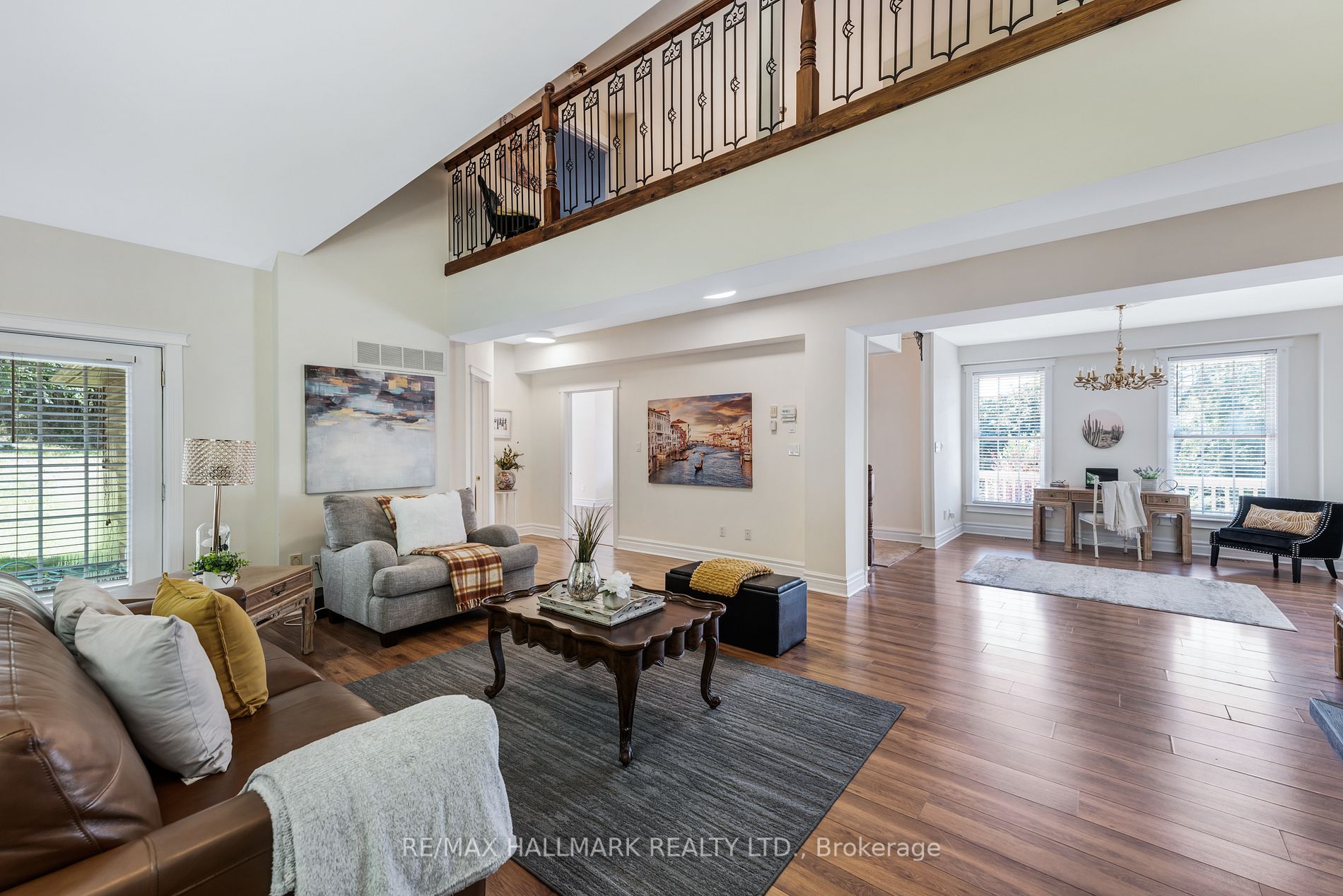 433 KING Street E