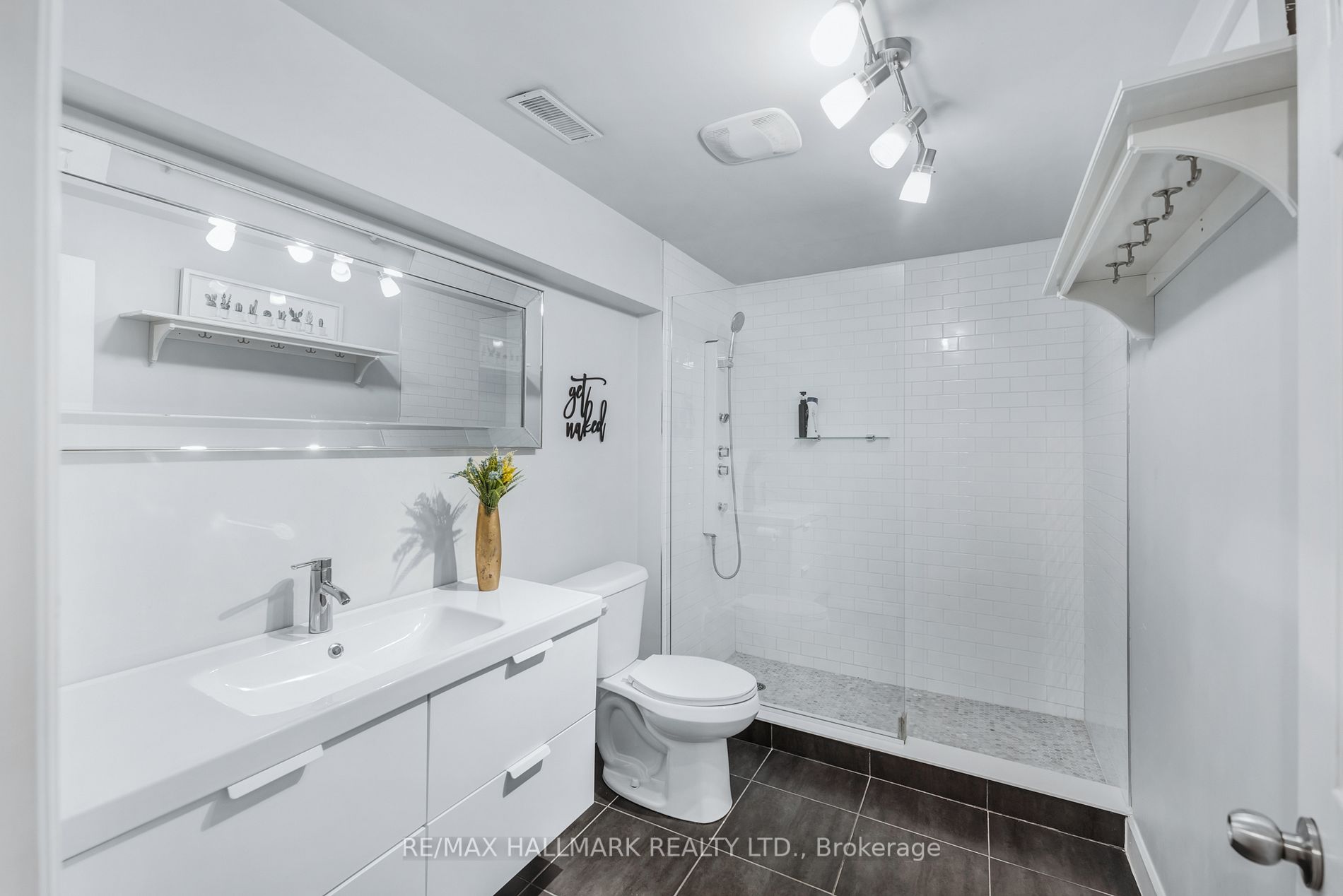 433 KING Street E