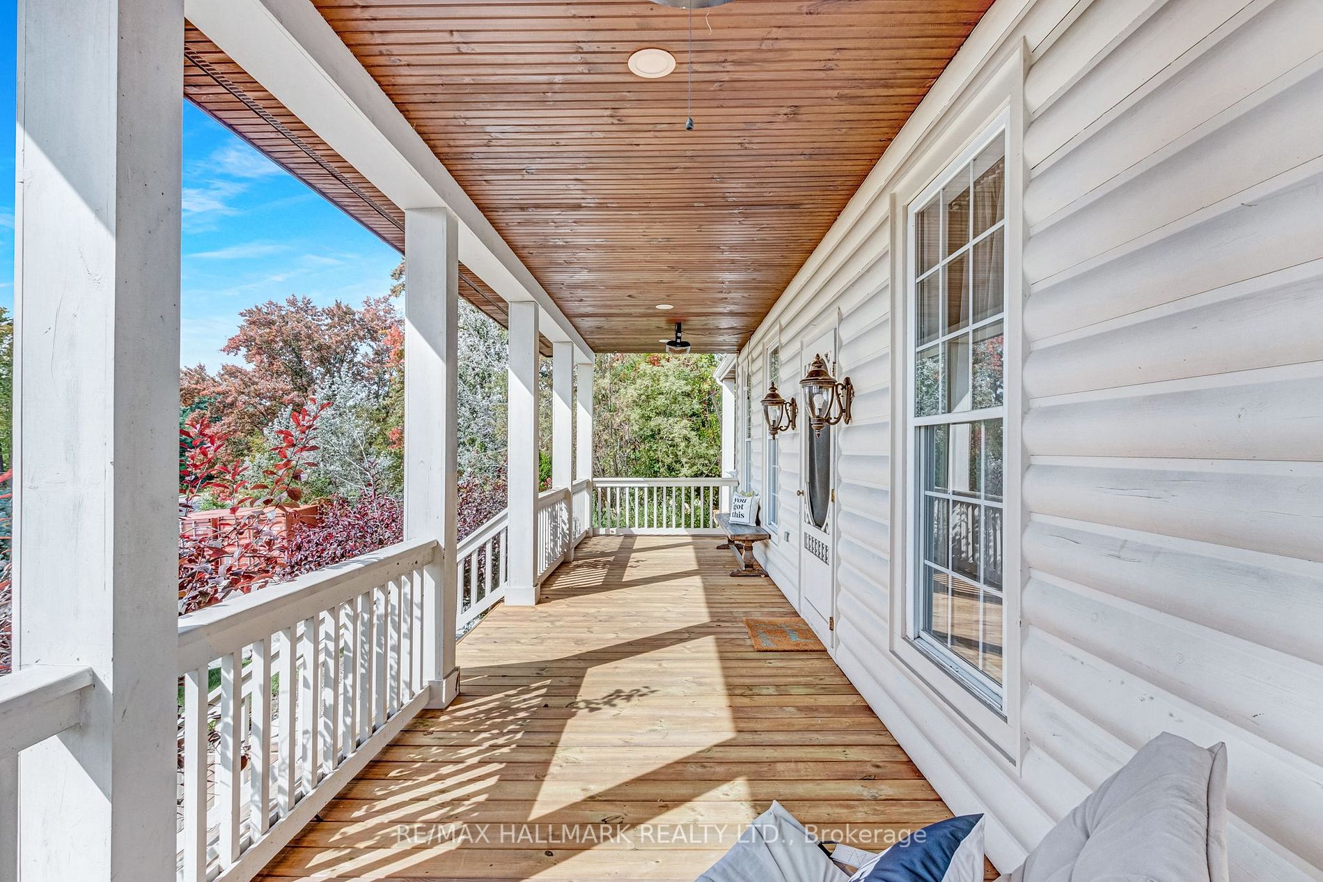 433 KING Street E