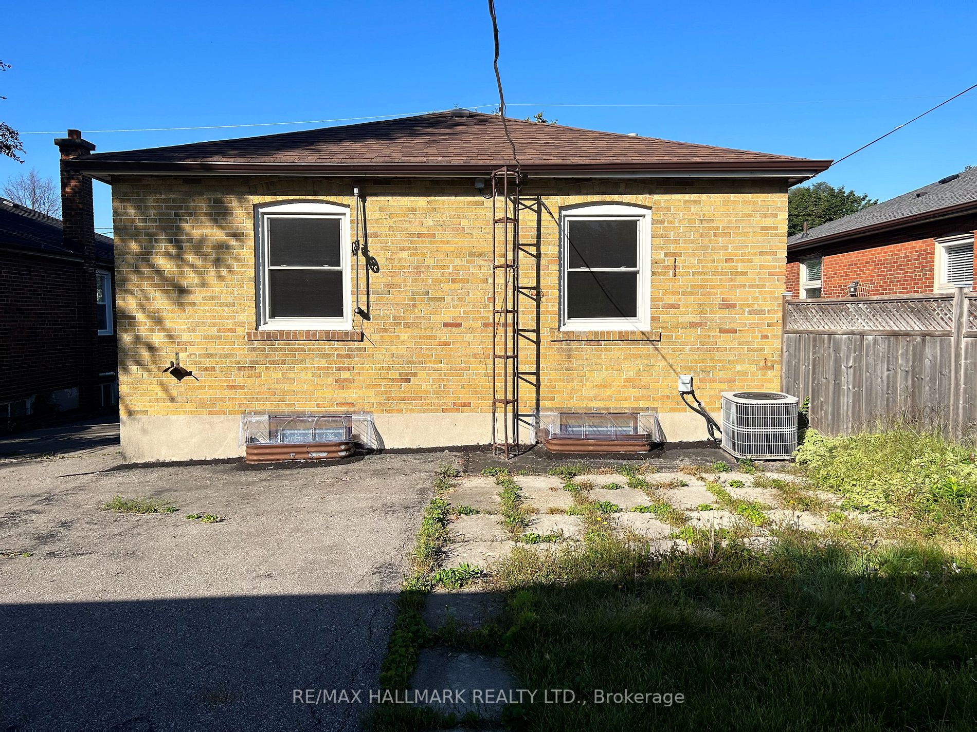 9 Macleod St, #Main