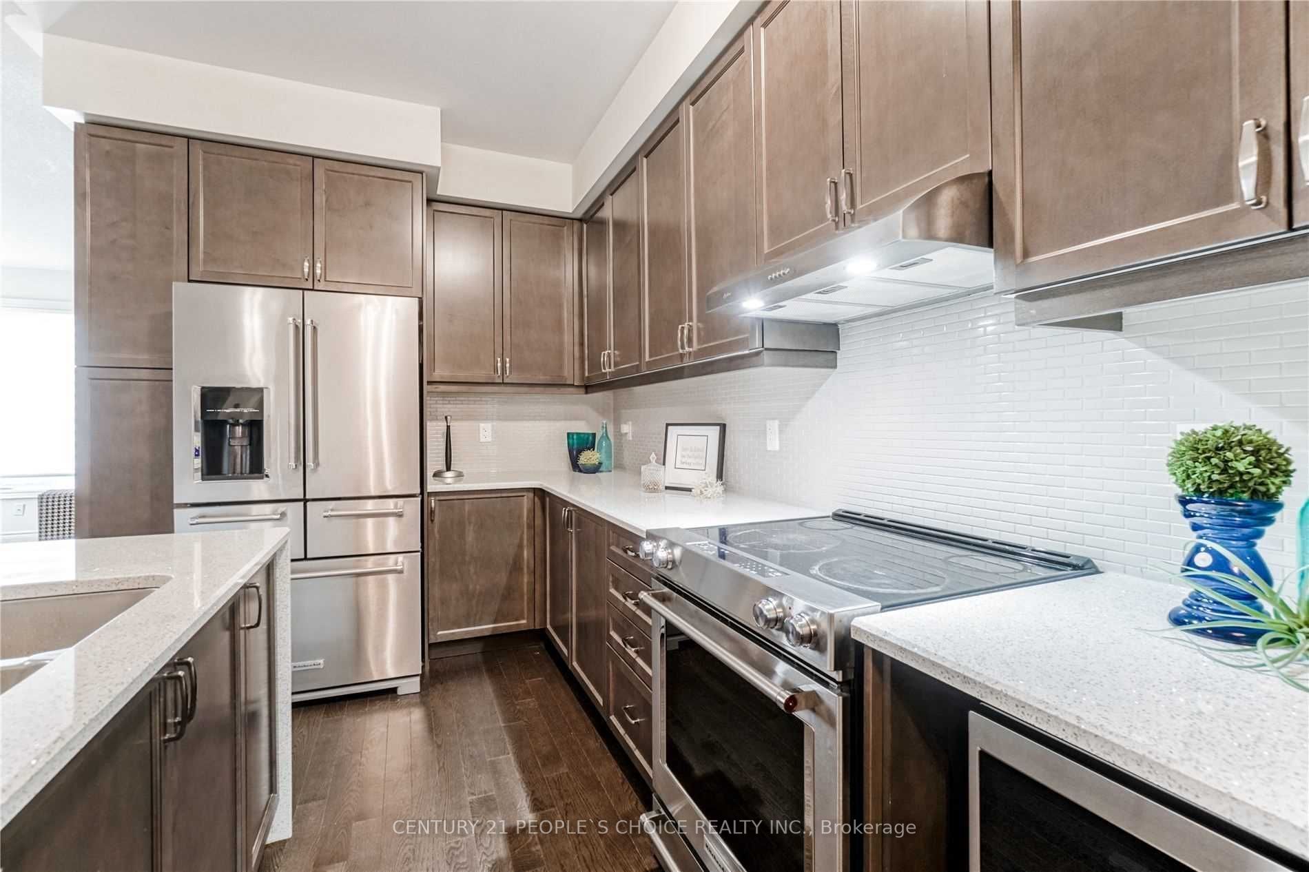 8 Hubbell Rd