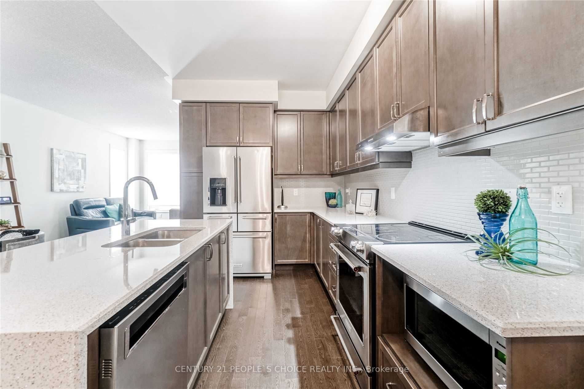 8 Hubbell Rd