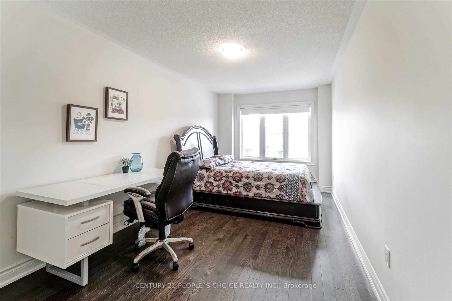 8 Hubbell Rd