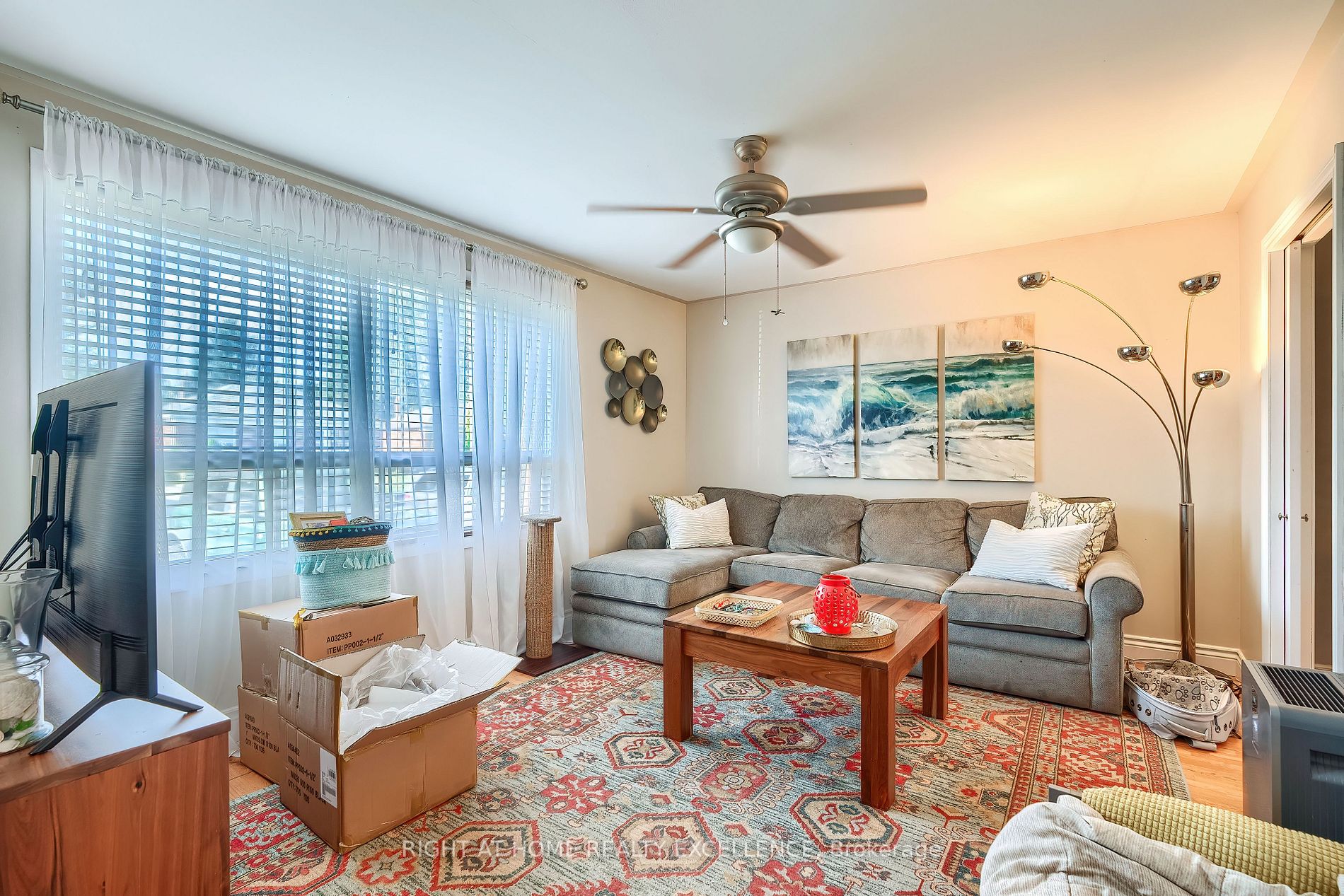 568 Ridgemount Crescent