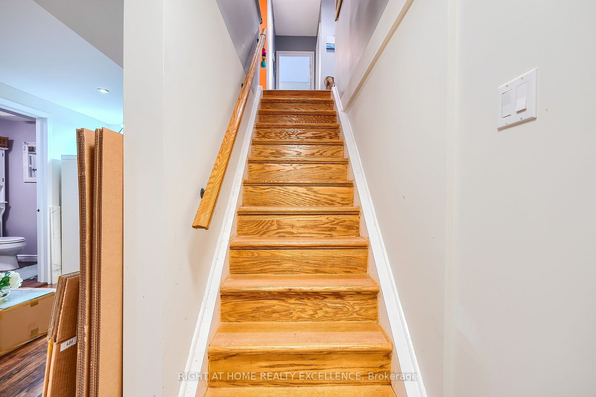 568 Ridgemount Crescent
