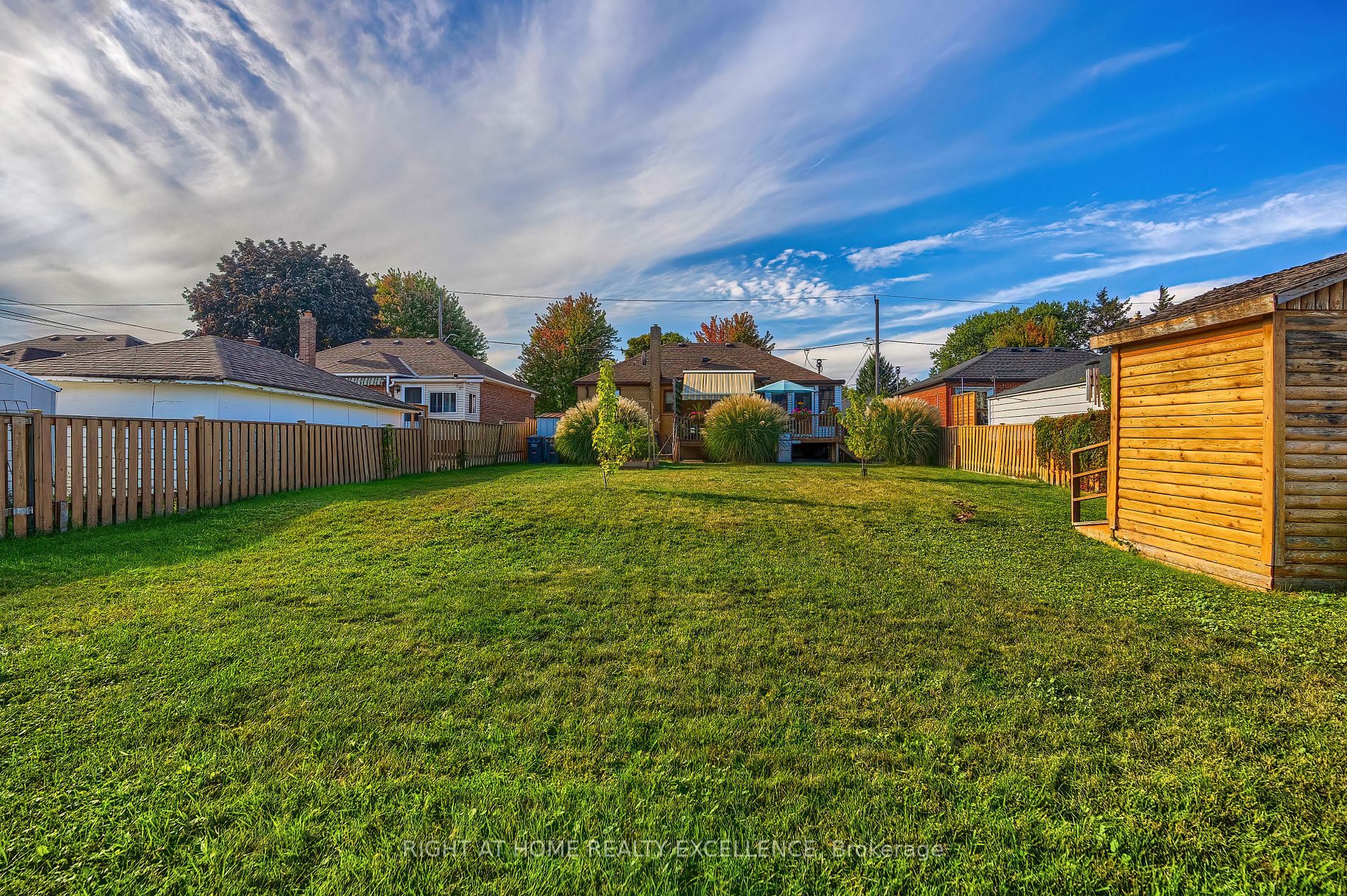 568 Ridgemount Crescent