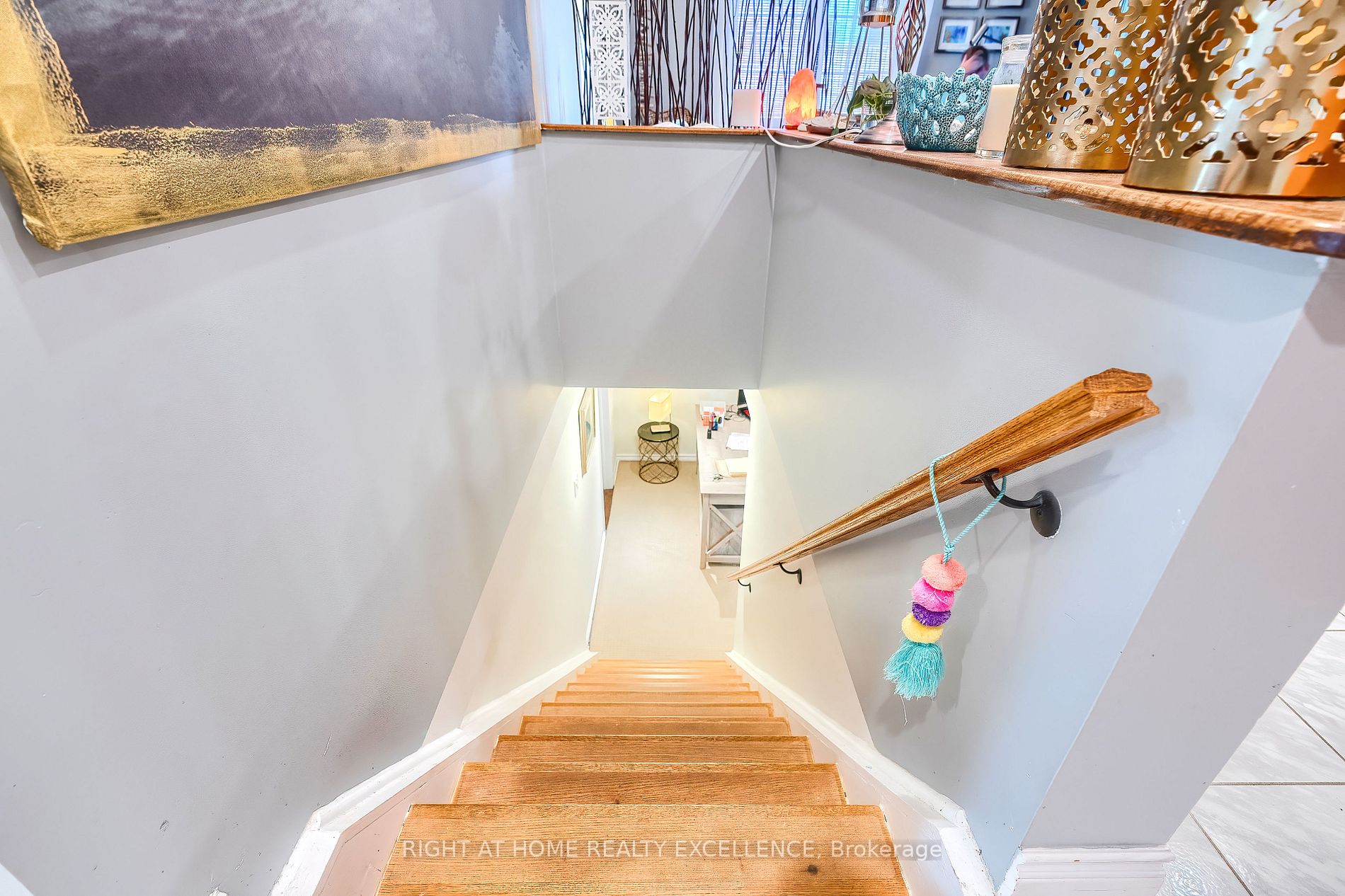568 Ridgemount Crescent