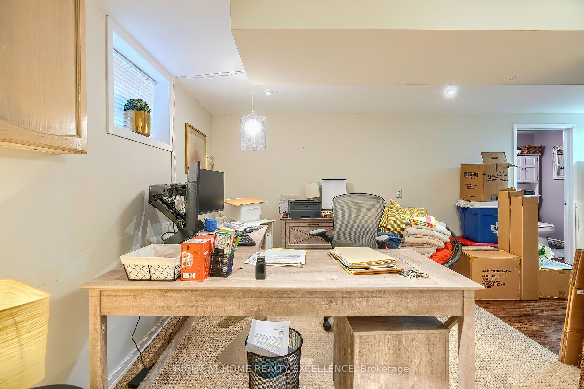 568 Ridgemount Crescent