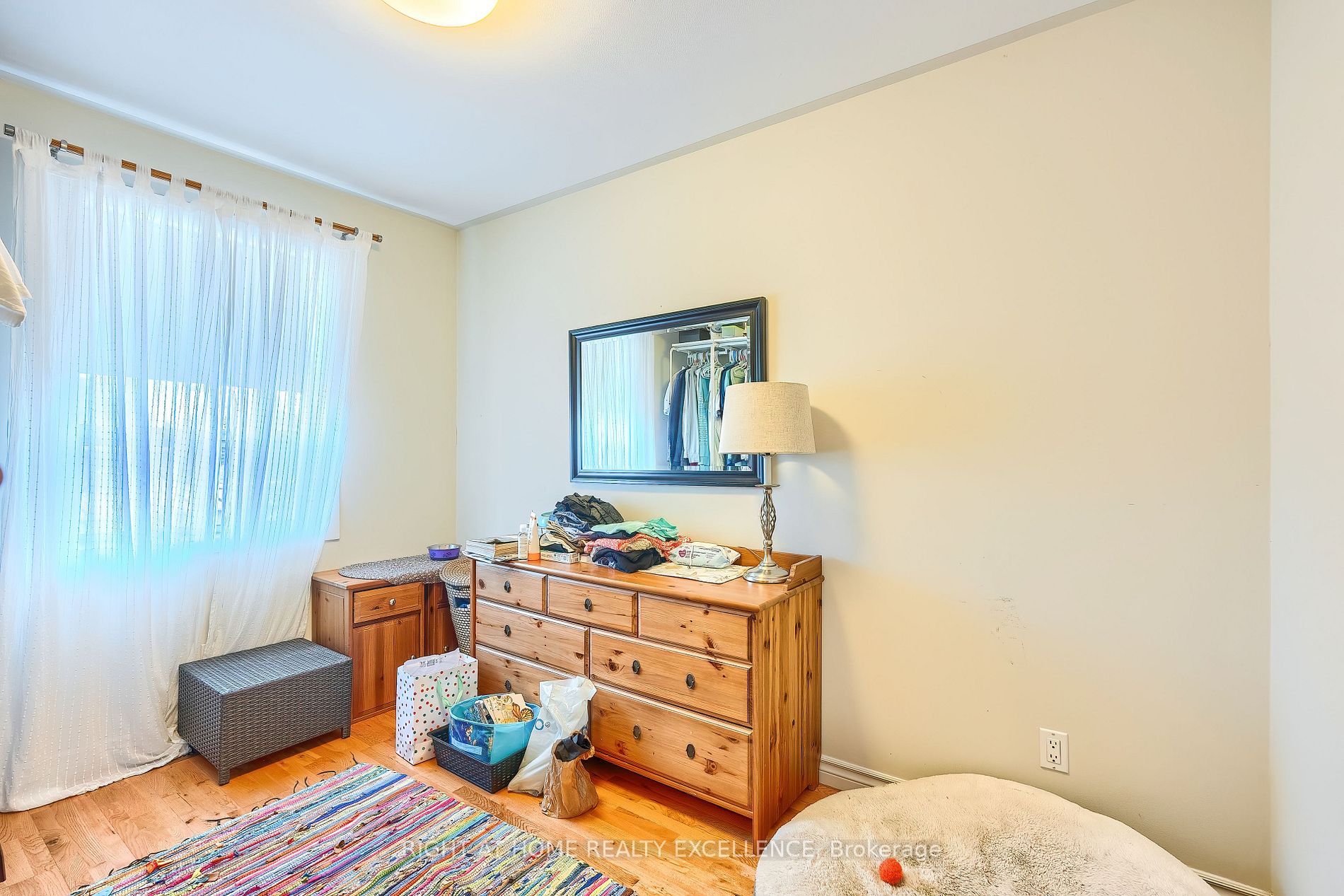 568 Ridgemount Crescent