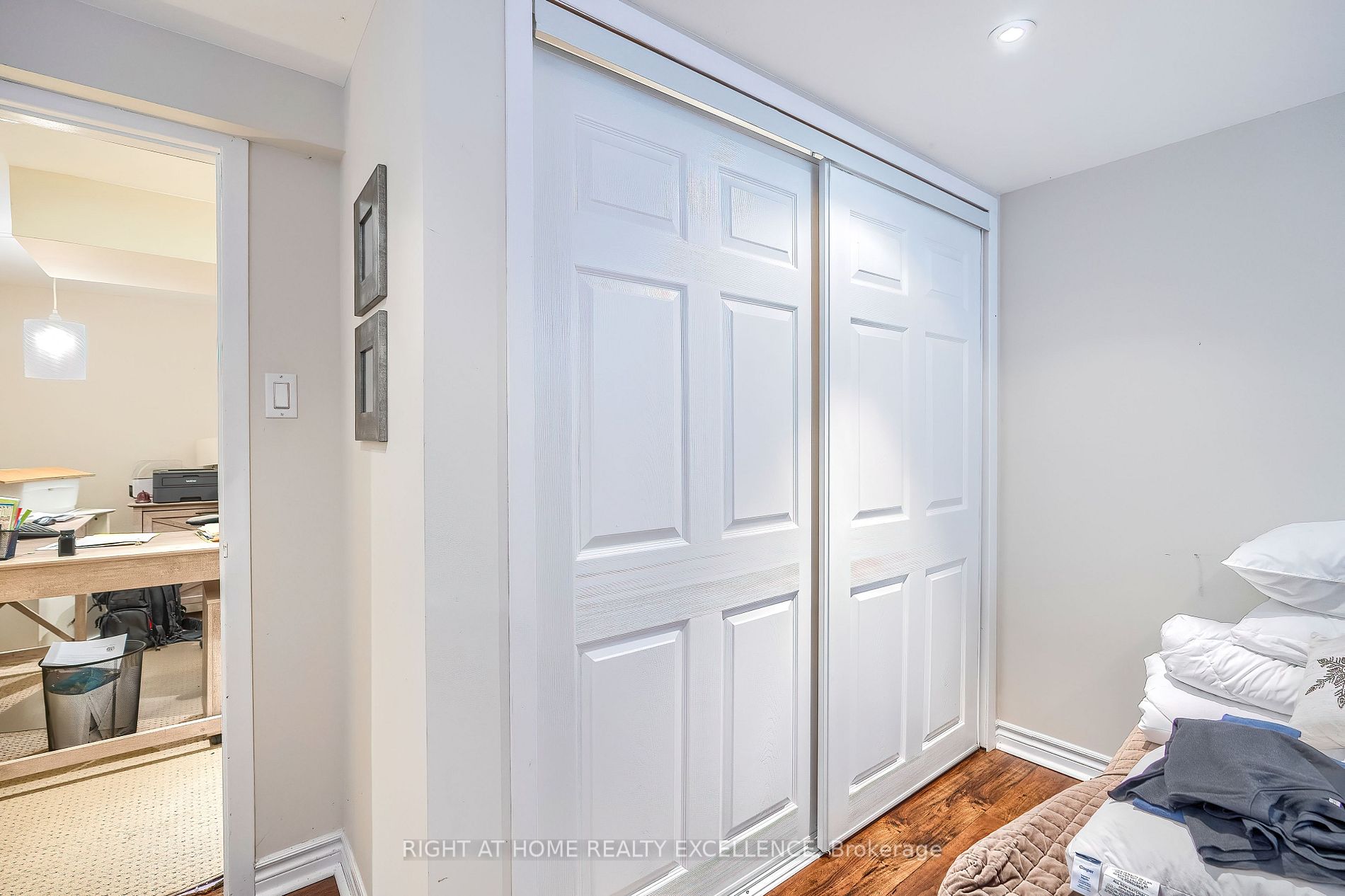 568 Ridgemount Crescent