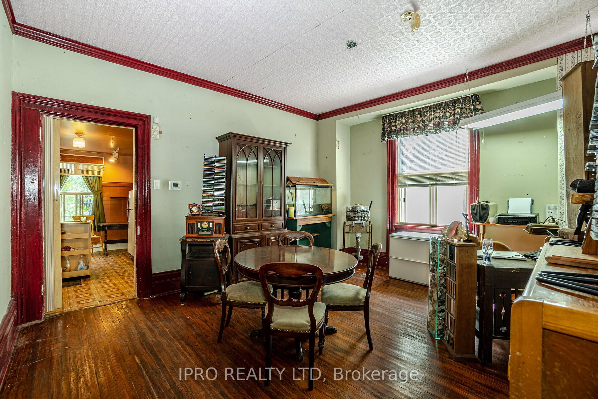 93 Church St E