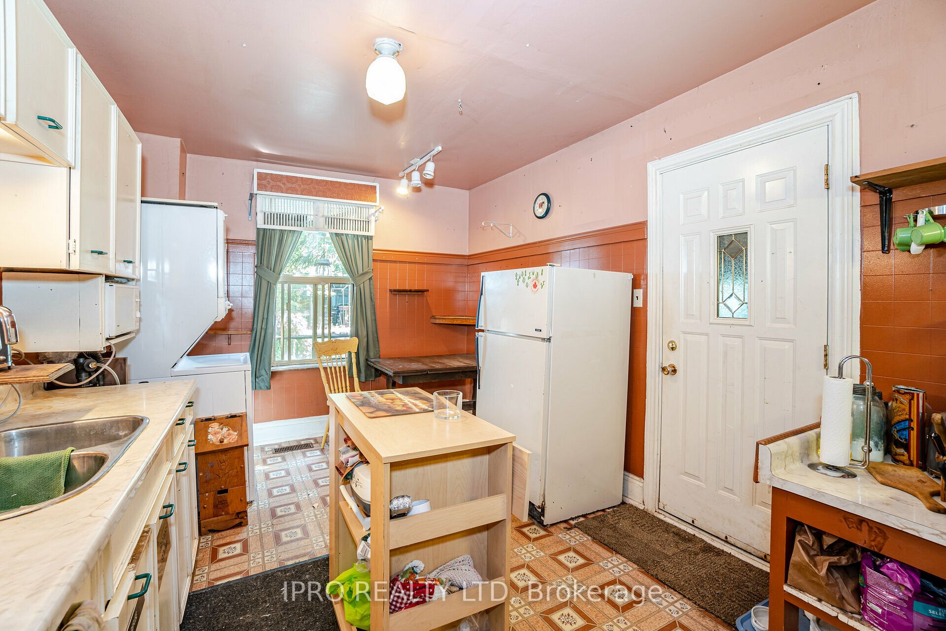 93 Church St E