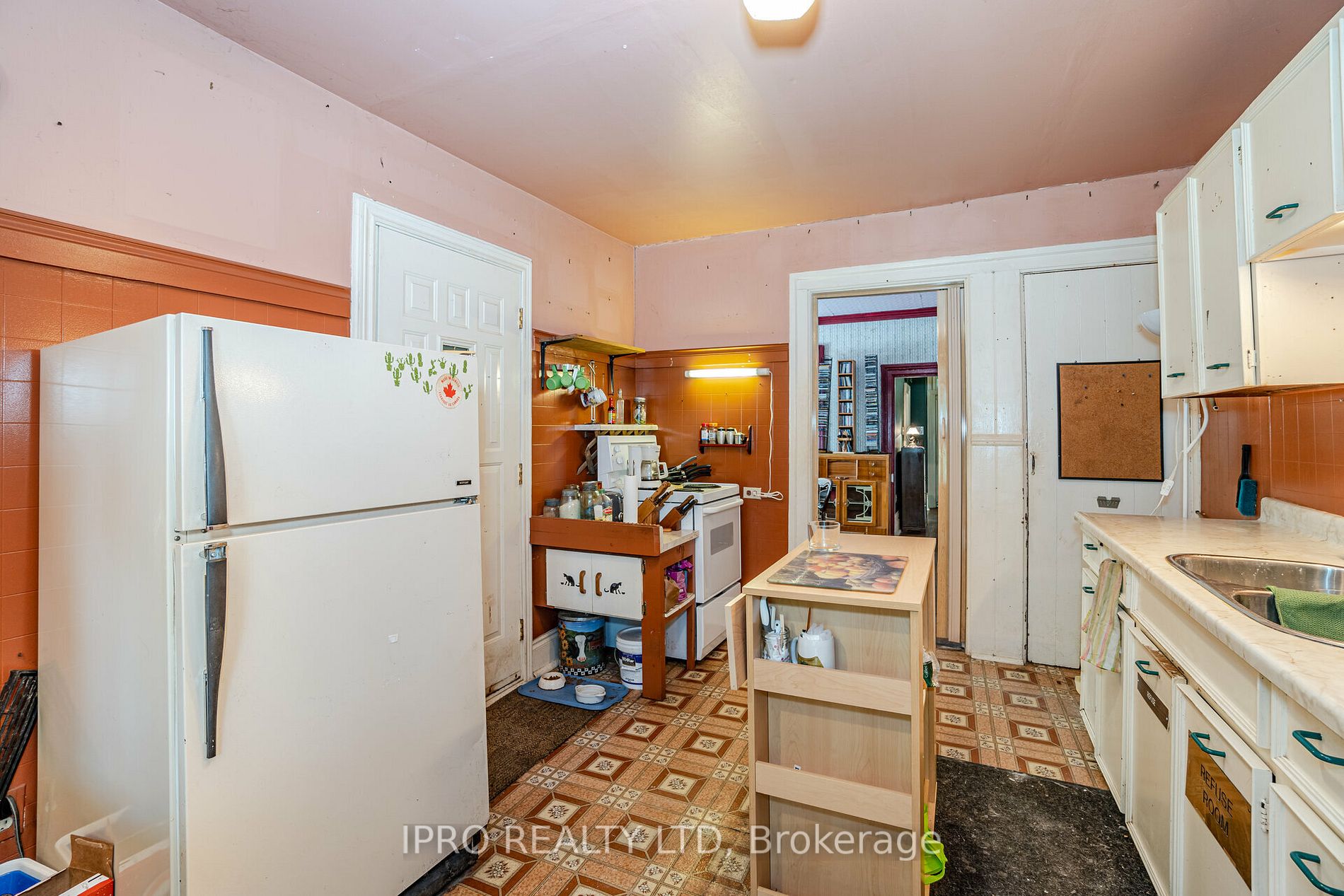 93 Church St E