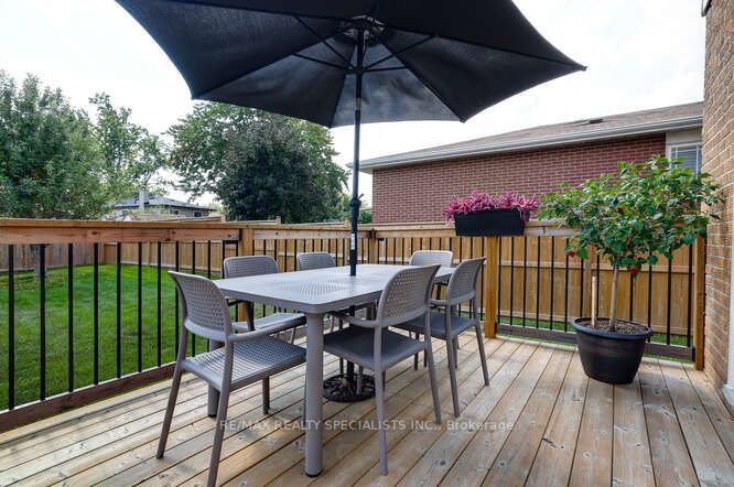 3105 Parkgate Crescent