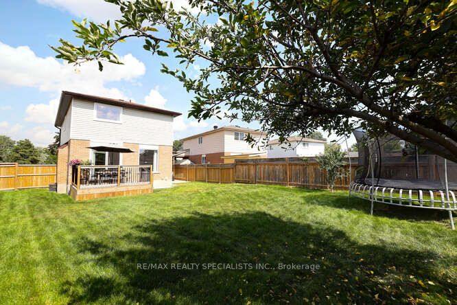 3105 Parkgate Crescent