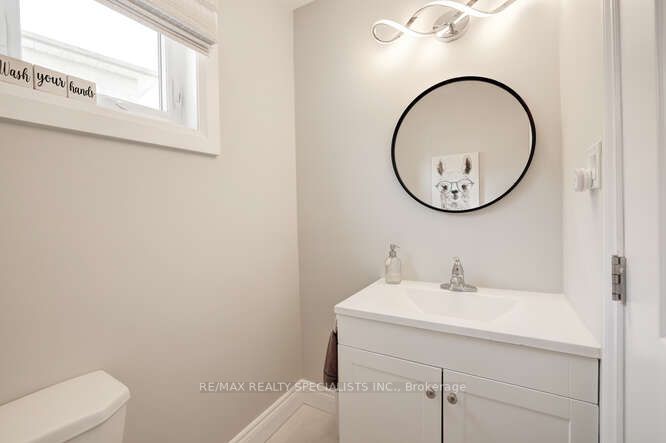 3105 Parkgate Crescent
