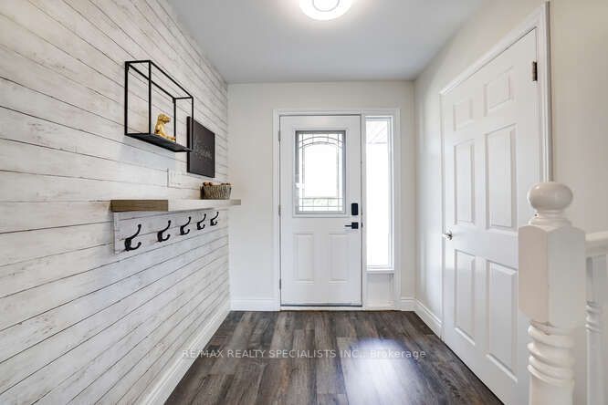 3105 Parkgate Crescent