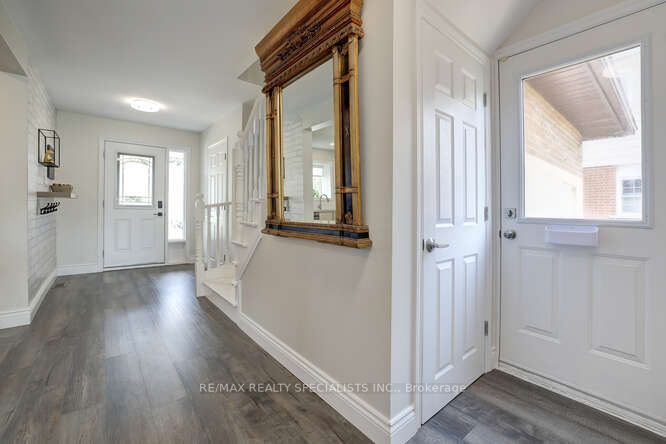 3105 Parkgate Crescent
