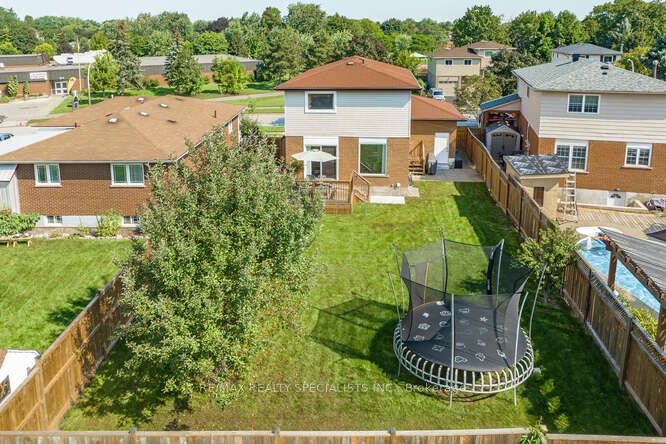 3105 Parkgate Crescent