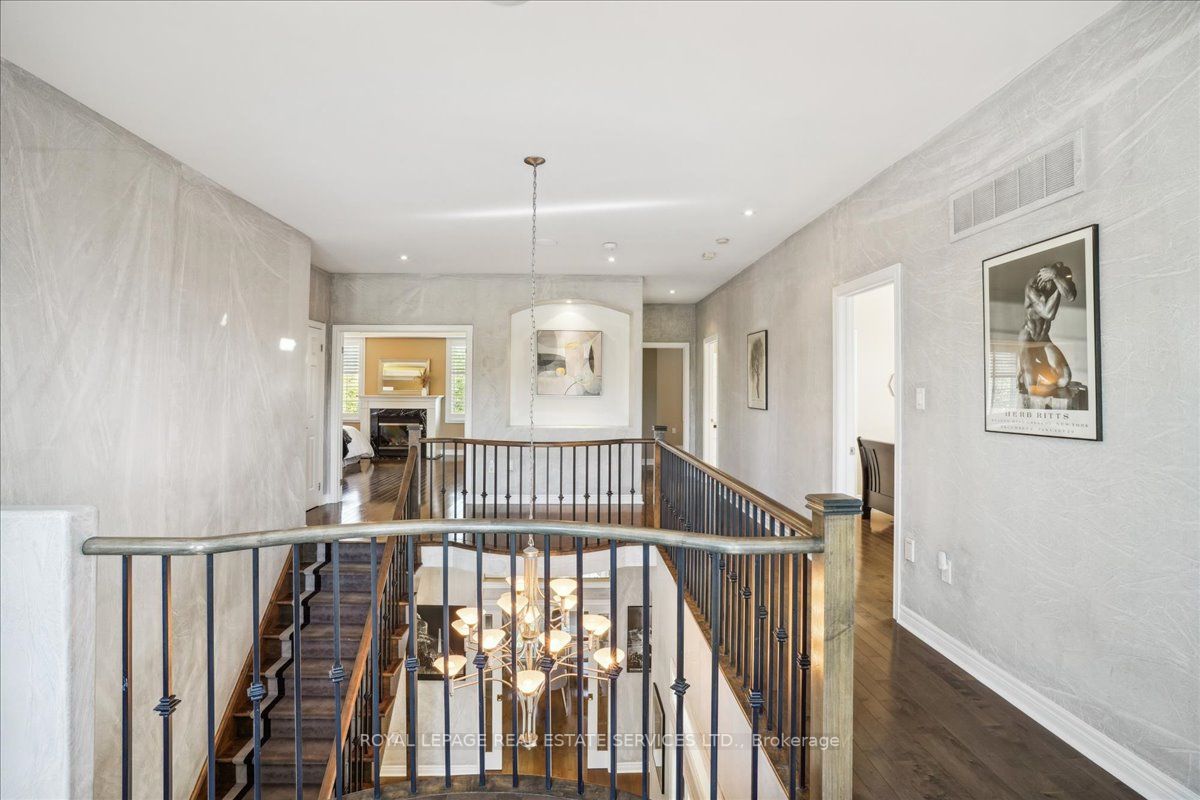 4292 Clubview Drive