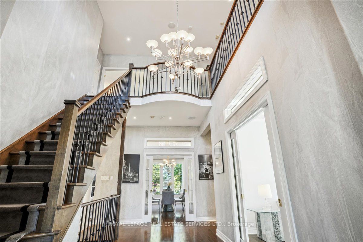4292 Clubview Drive